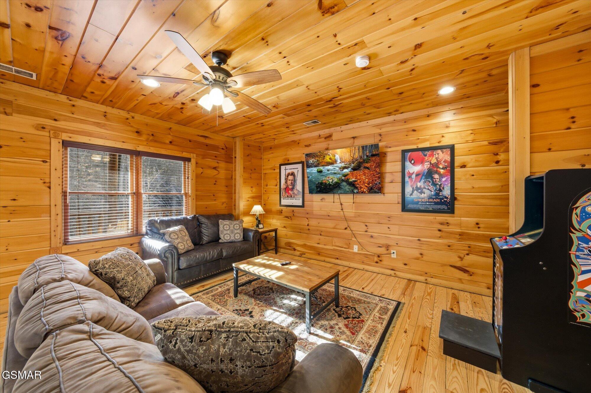 625 Gatlinburg Falls Way Gatlinburg TN 37738