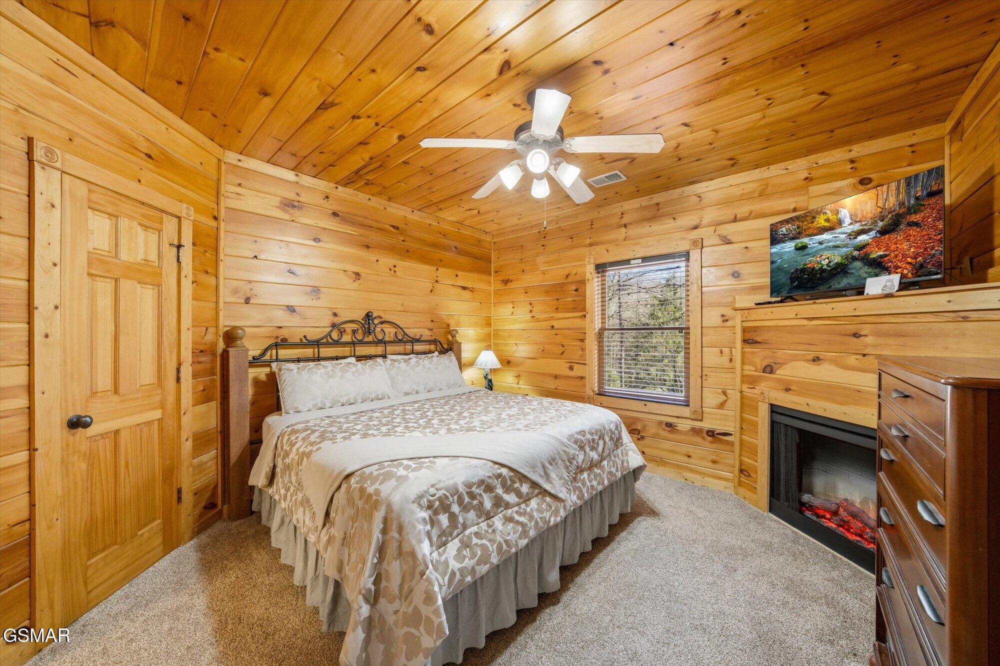 625 Gatlinburg Falls Way Gatlinburg TN 37738