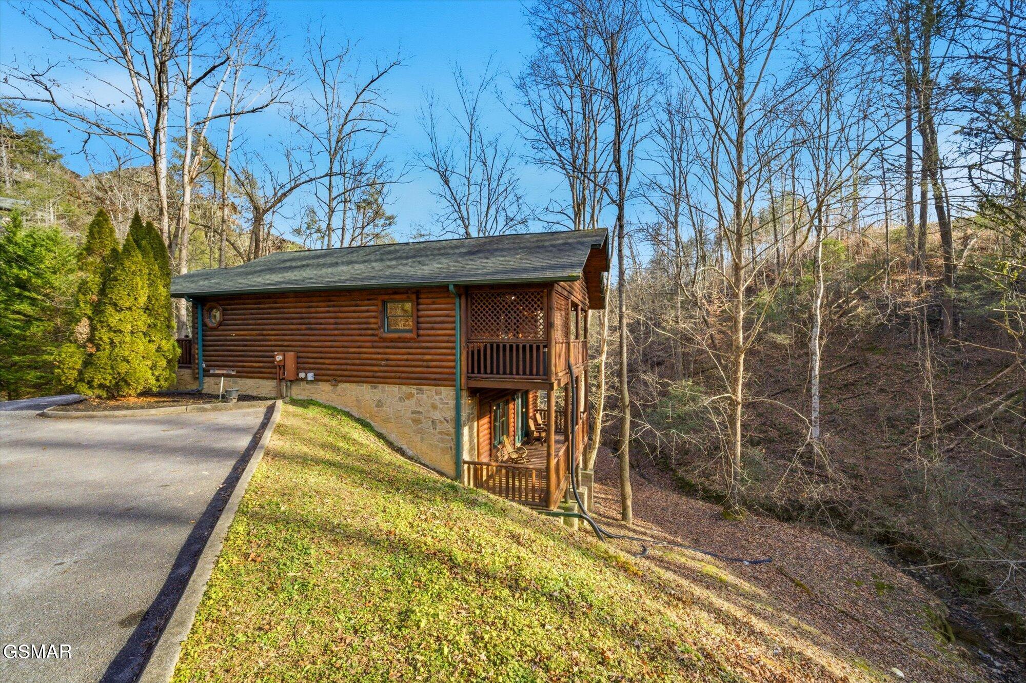 625 Gatlinburg Falls Way Gatlinburg TN 37738