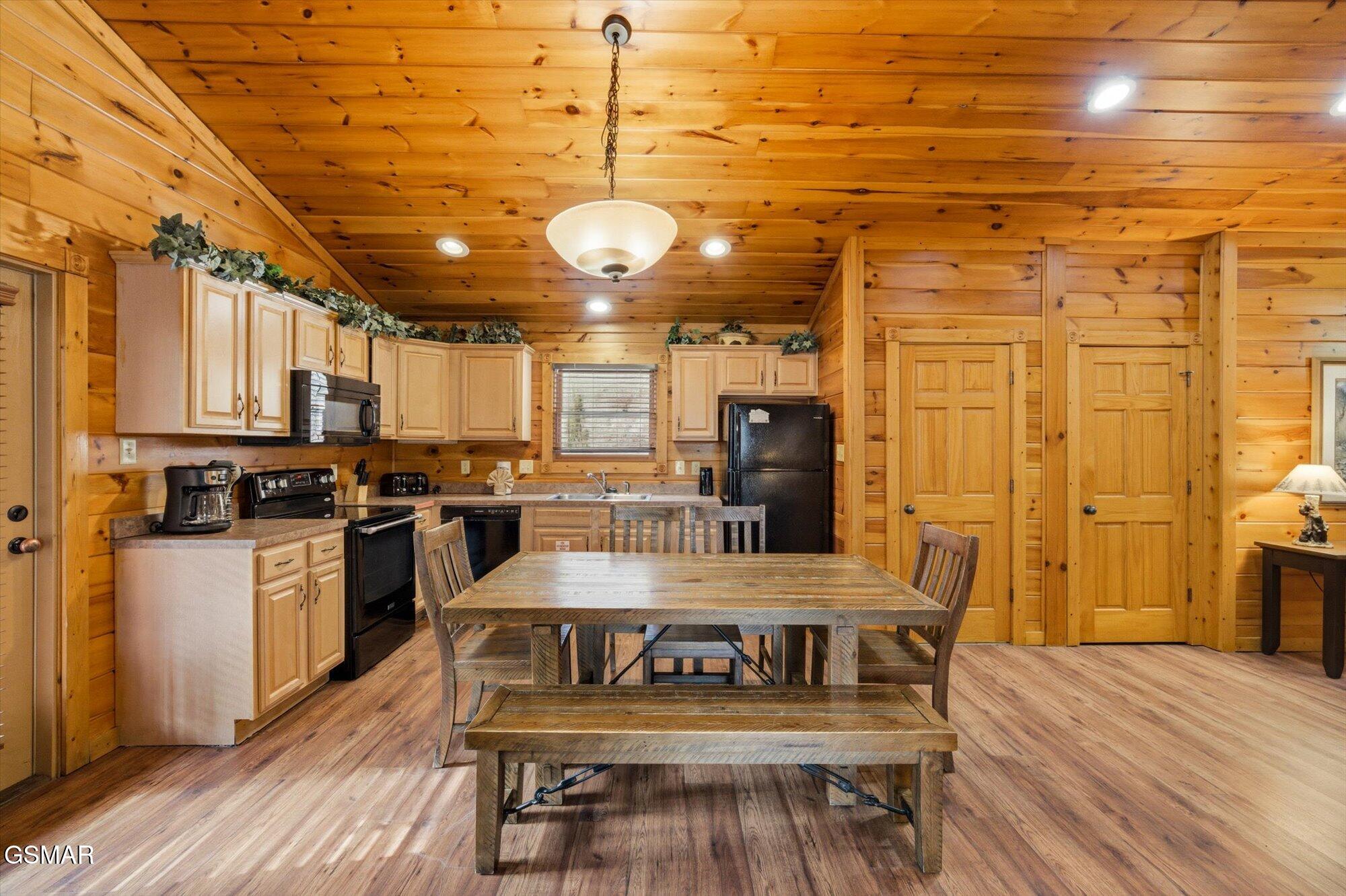 625 Gatlinburg Falls Way Gatlinburg TN 37738