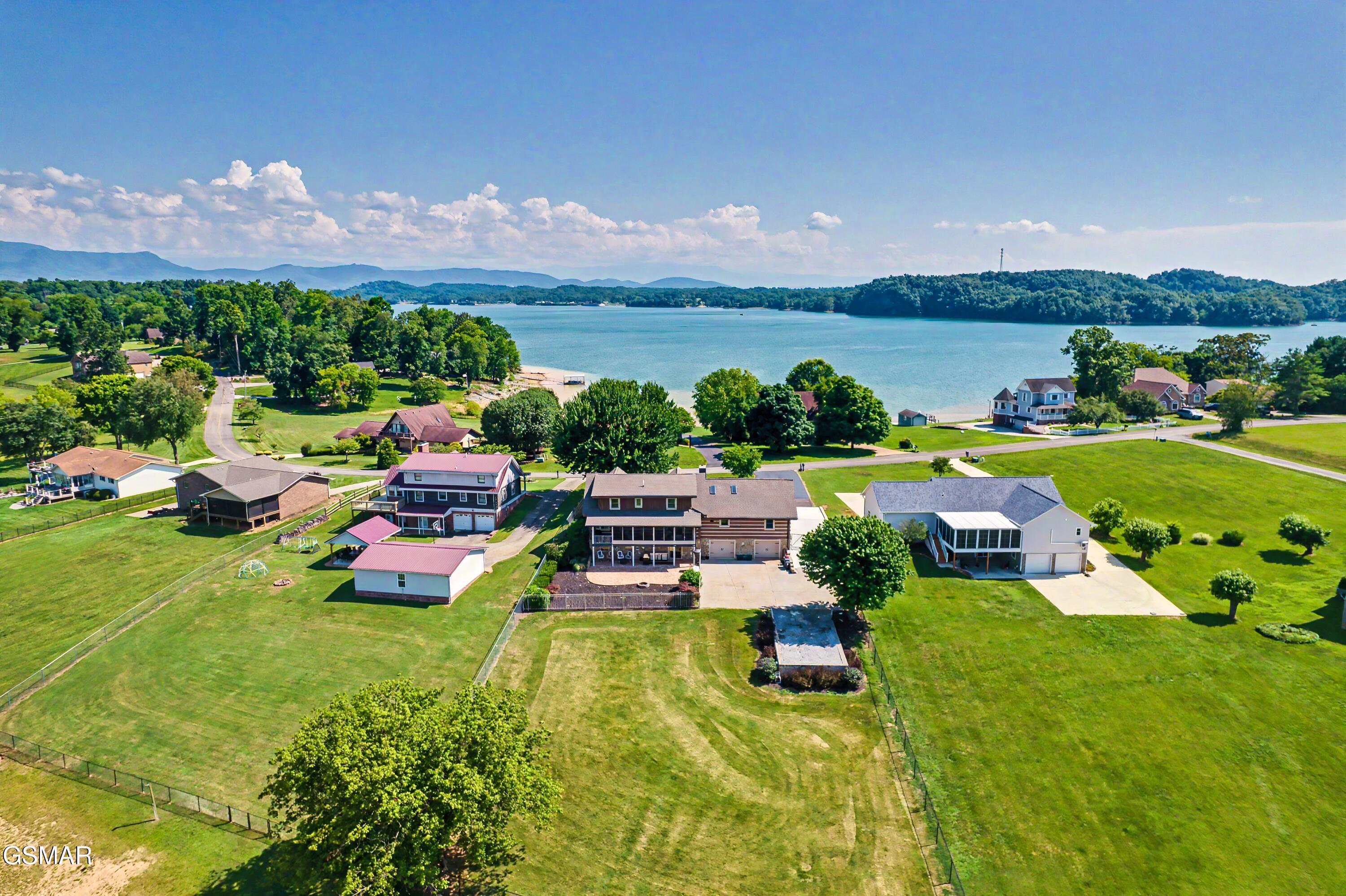 1116 Lake Ridge Drive Dandridge TN 37725