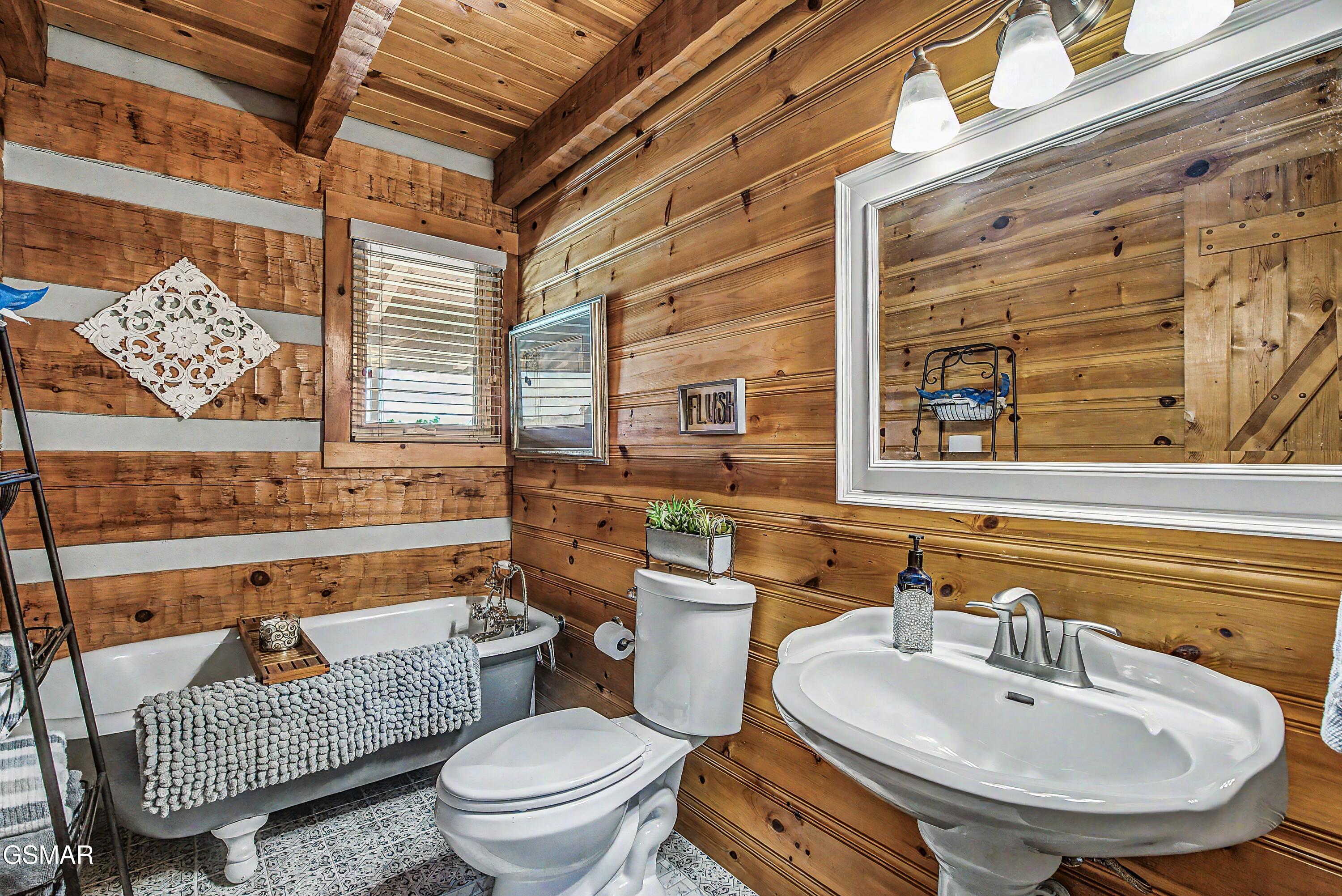 1116 Lake Ridge Drive Dandridge TN 37725