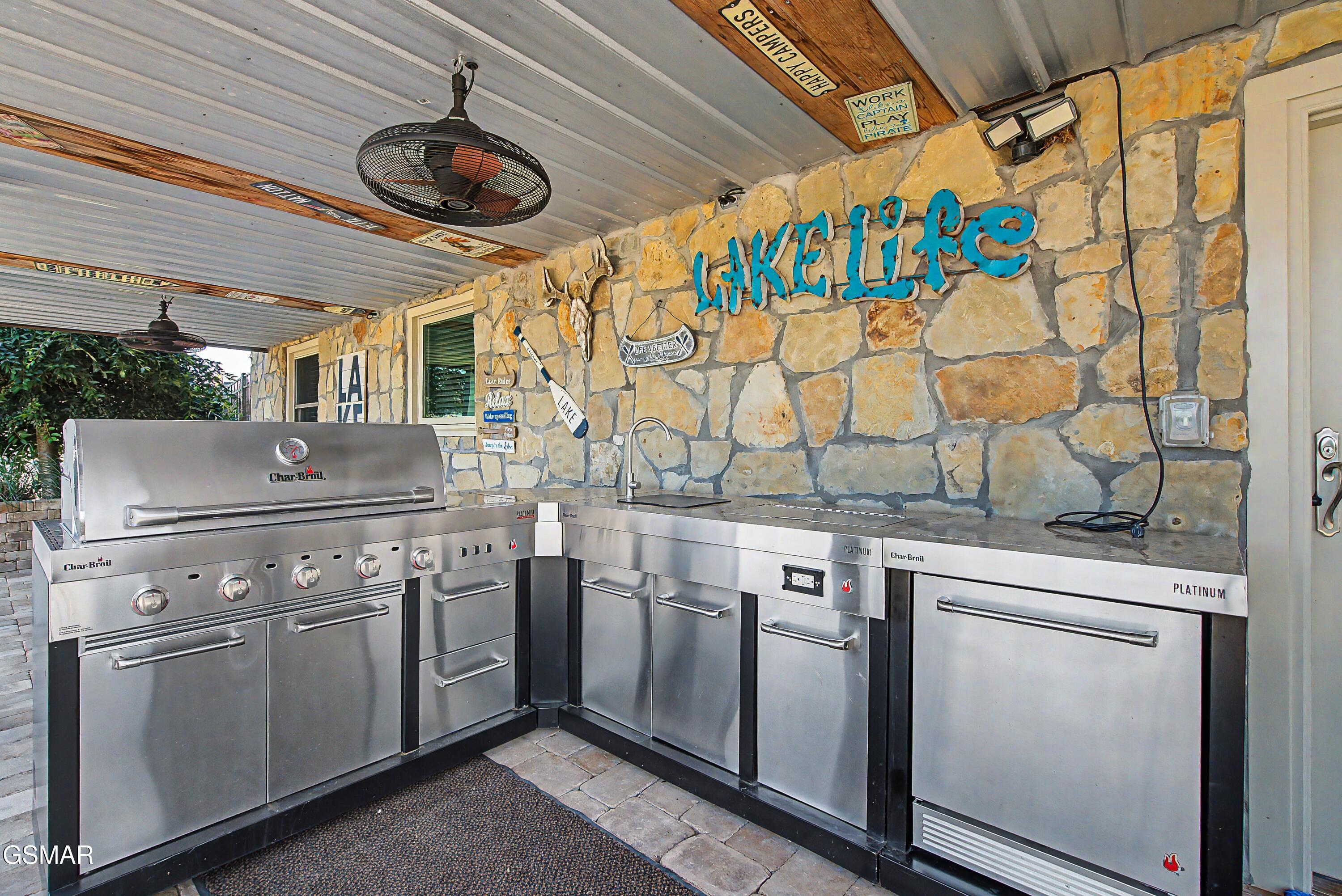 1116 Lake Ridge Drive Dandridge TN 37725