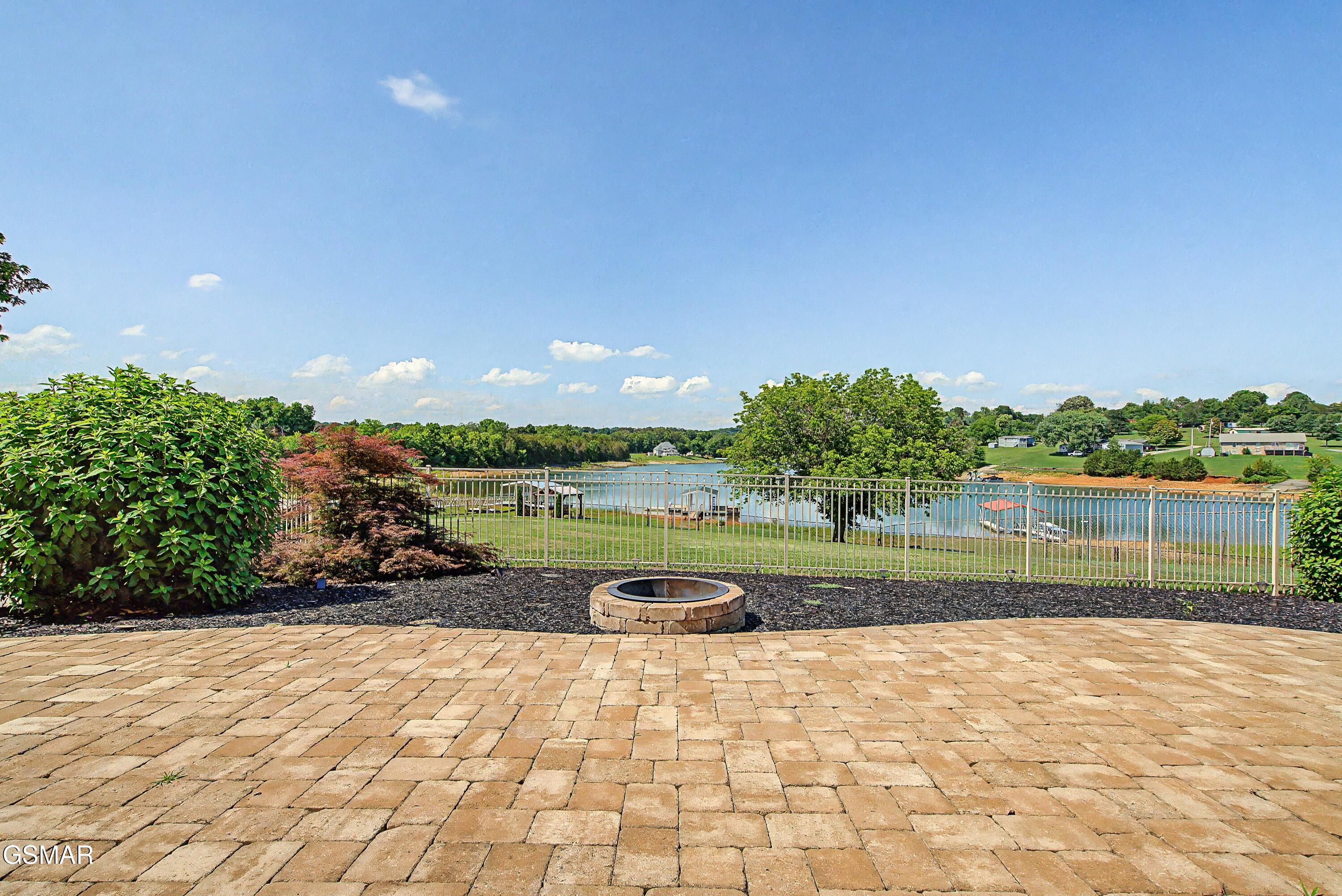1116 Lake Ridge Drive Dandridge TN 37725