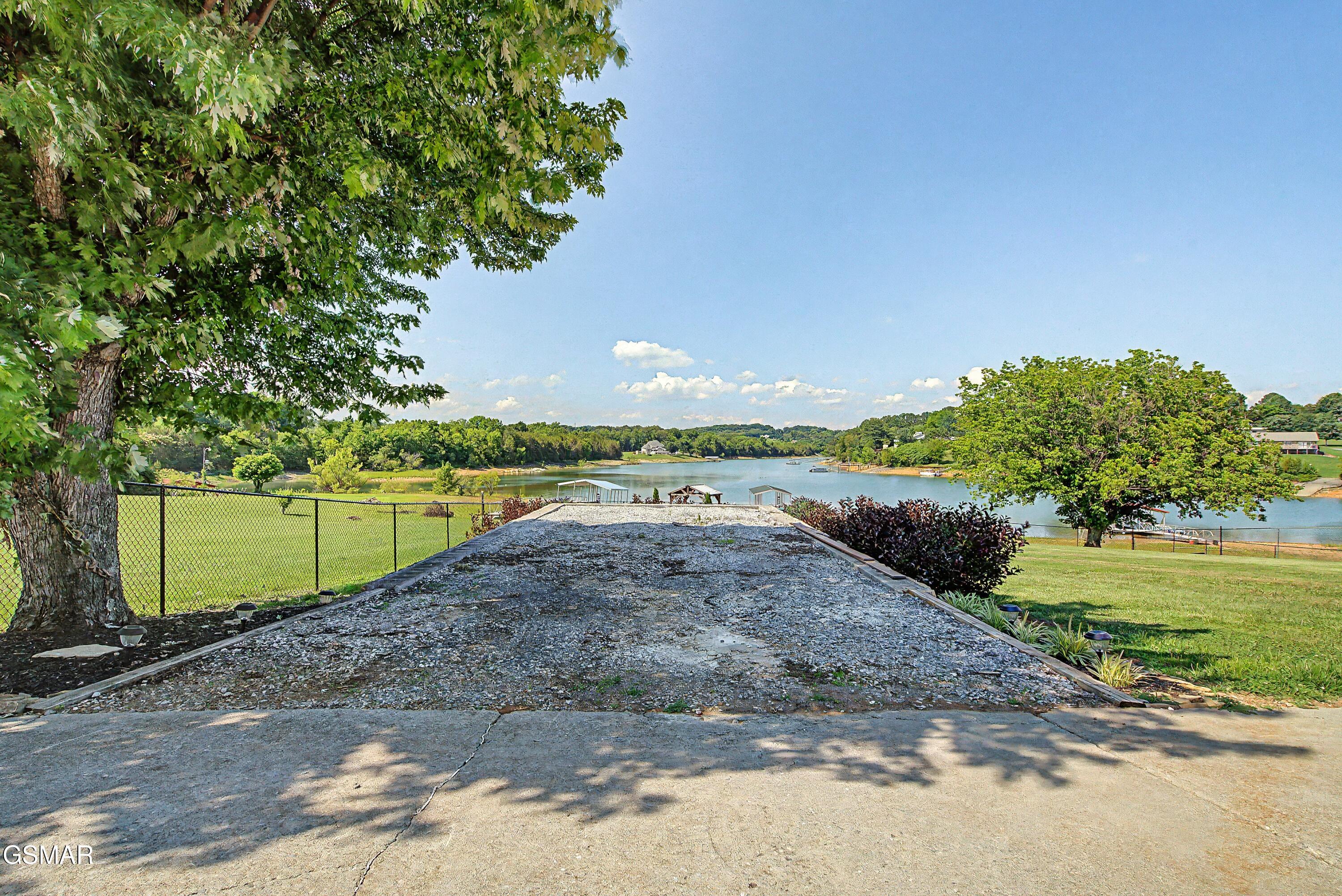 1116 Lake Ridge Drive Dandridge TN 37725