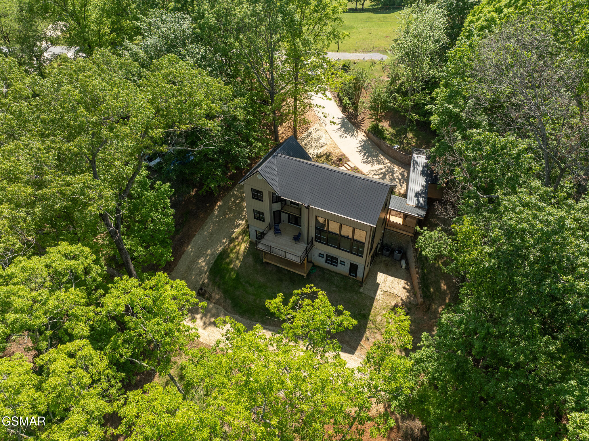 4042 Riverpoint Way Louisville TN 37777