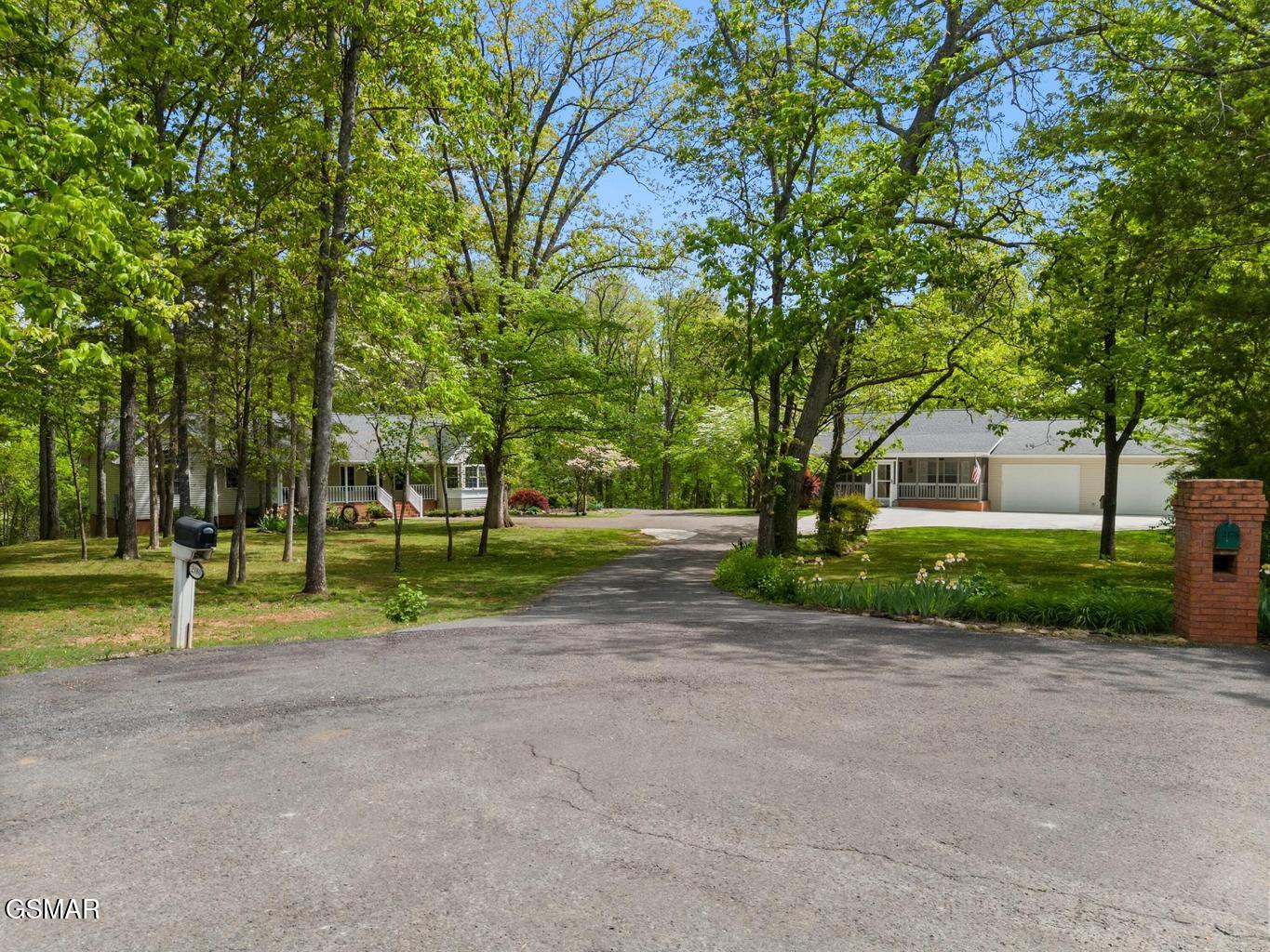 2180 Ranch Road Dandridge TN 37725