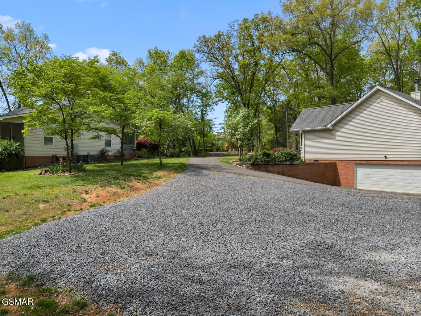 2180 Ranch Road Dandridge TN 37725