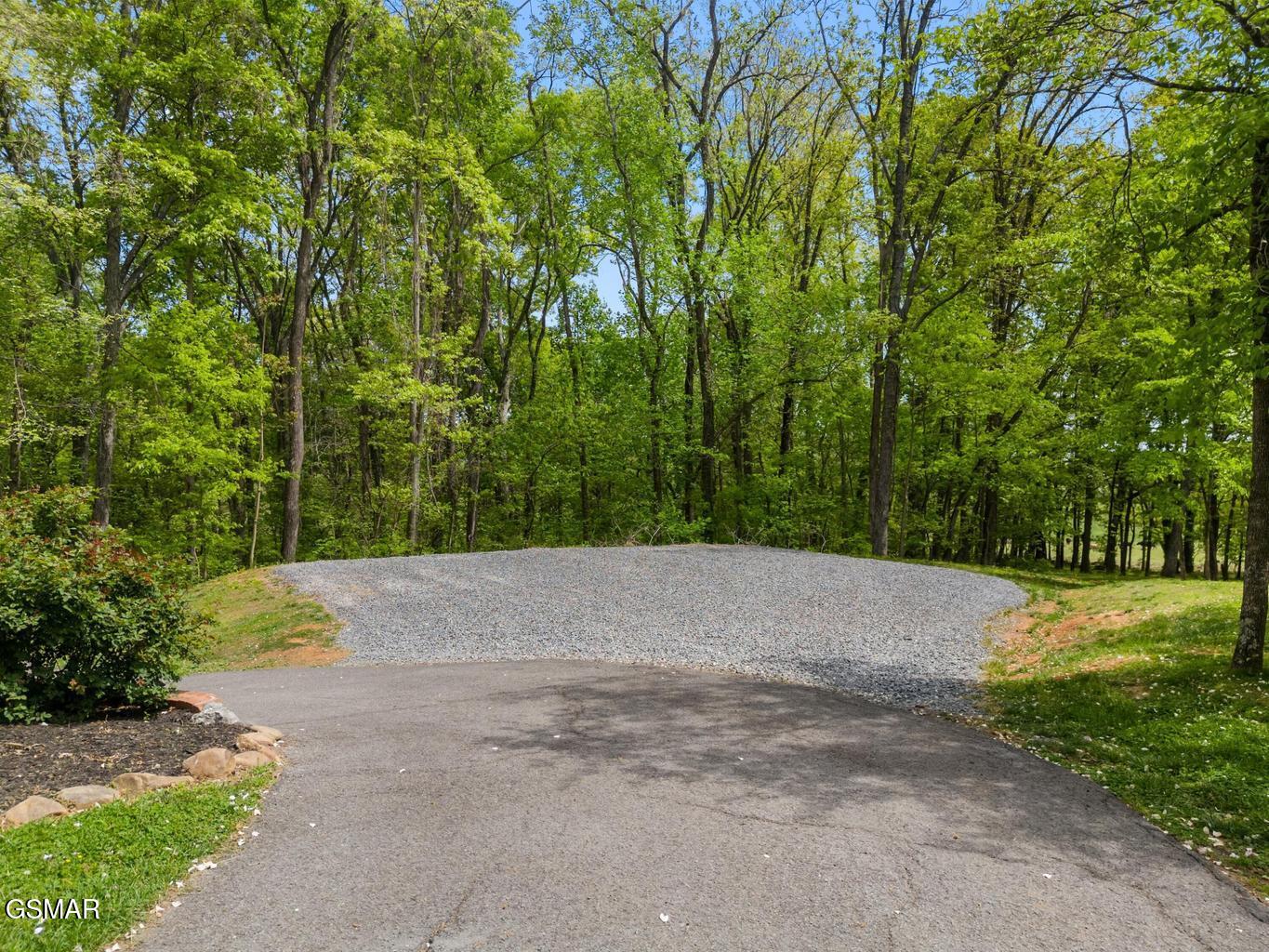 2180 Ranch Road Dandridge TN 37725
