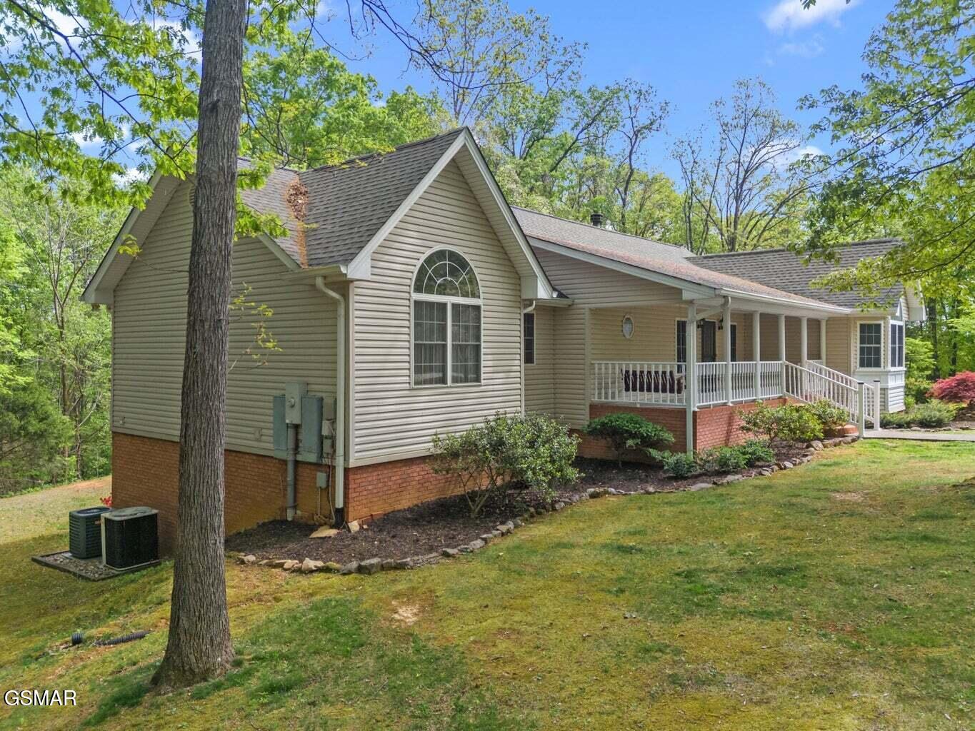 2180 Ranch Road Dandridge TN 37725