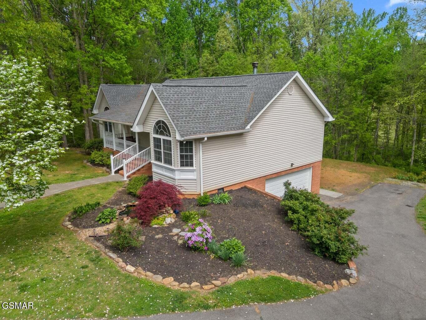 2180 Ranch Road Dandridge TN 37725