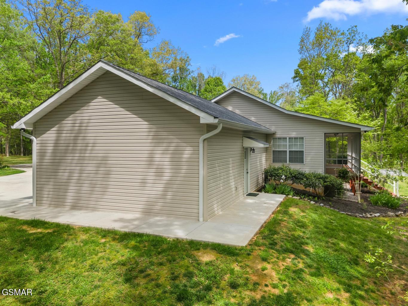 2180 Ranch Road Dandridge TN 37725