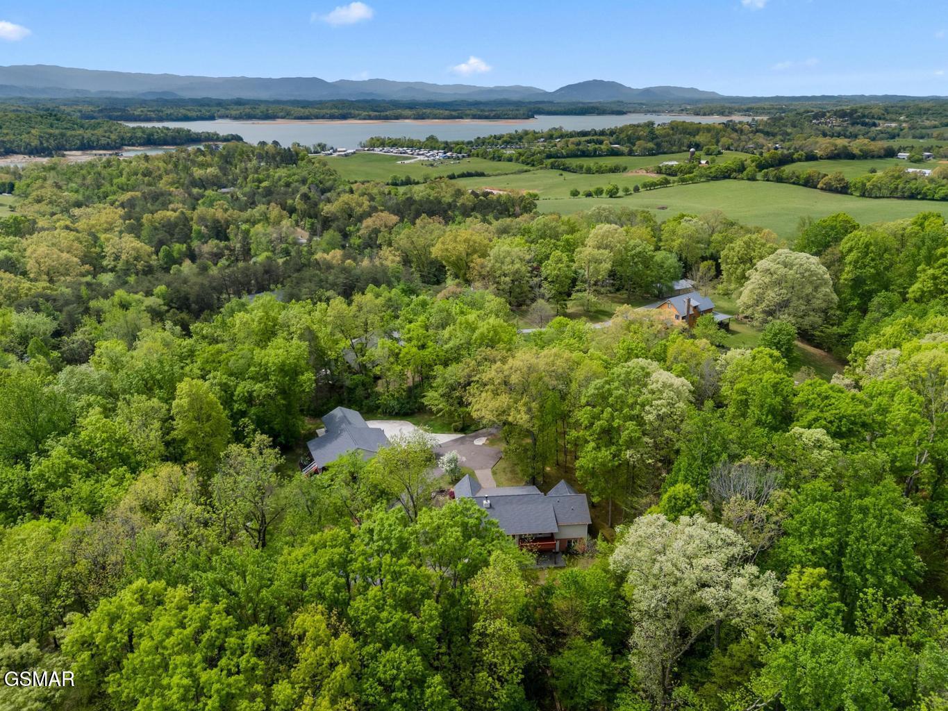 2180 Ranch Road Dandridge TN 37725