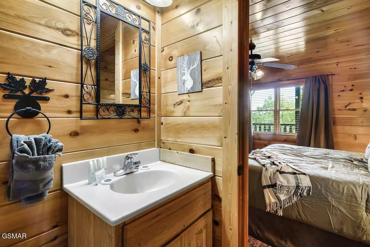 2013 Cougar Crossing Way Sevierville TN 37876