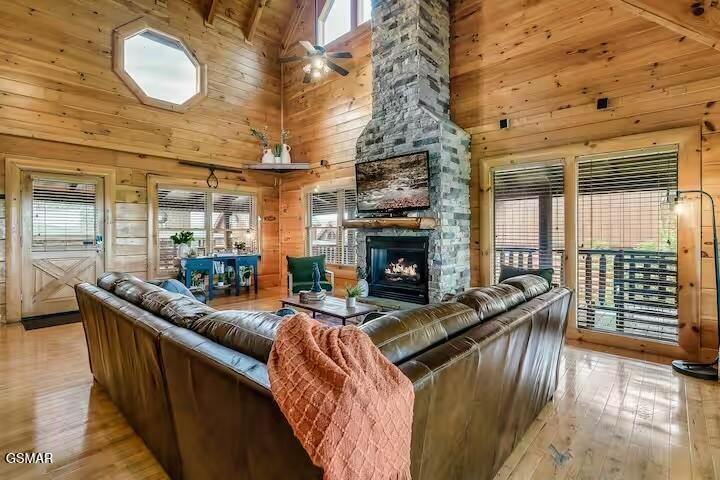 2013 Cougar Crossing Way Sevierville TN 37876