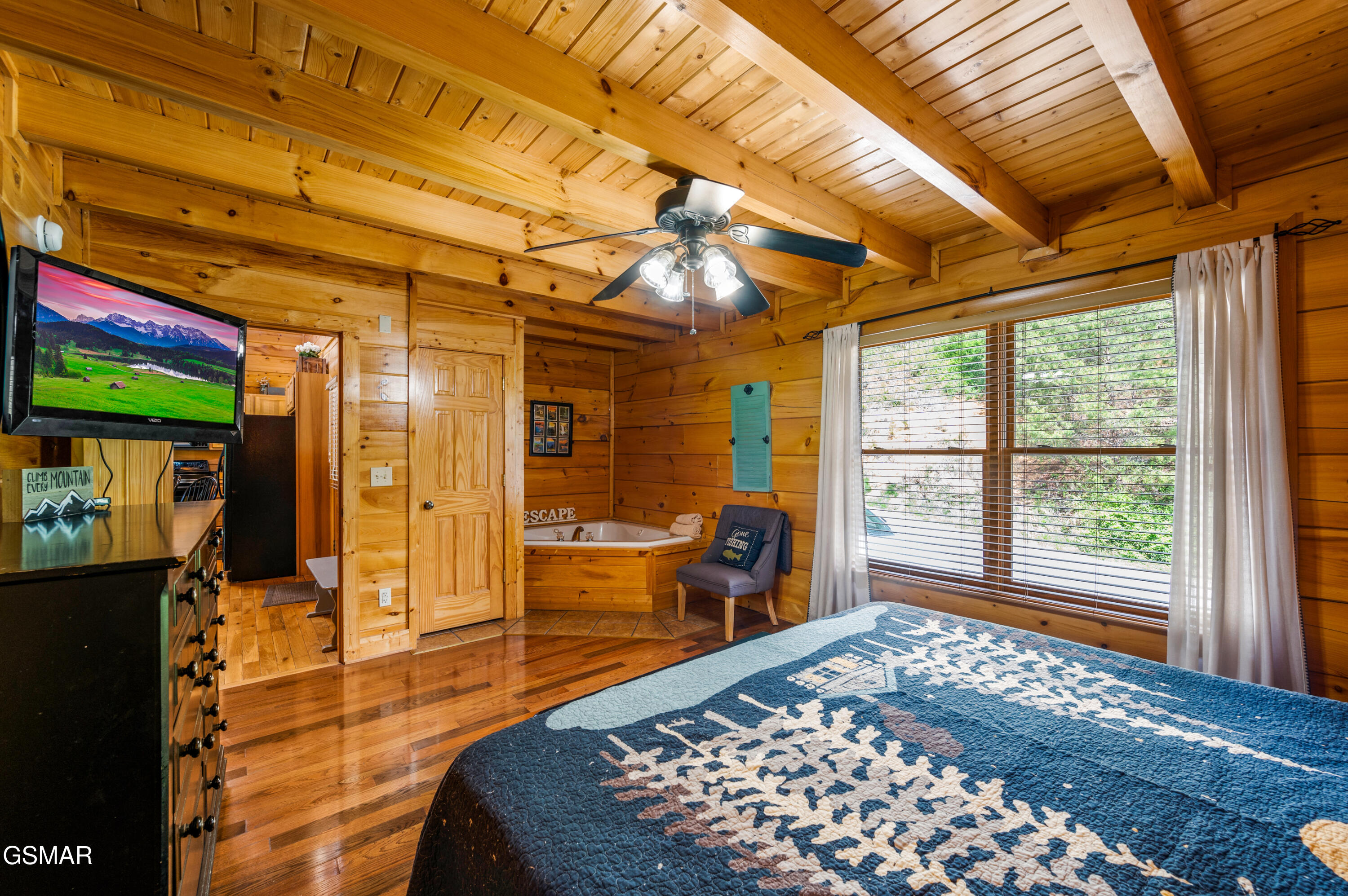 1808 Panther Path Way Sevierville TN 37876