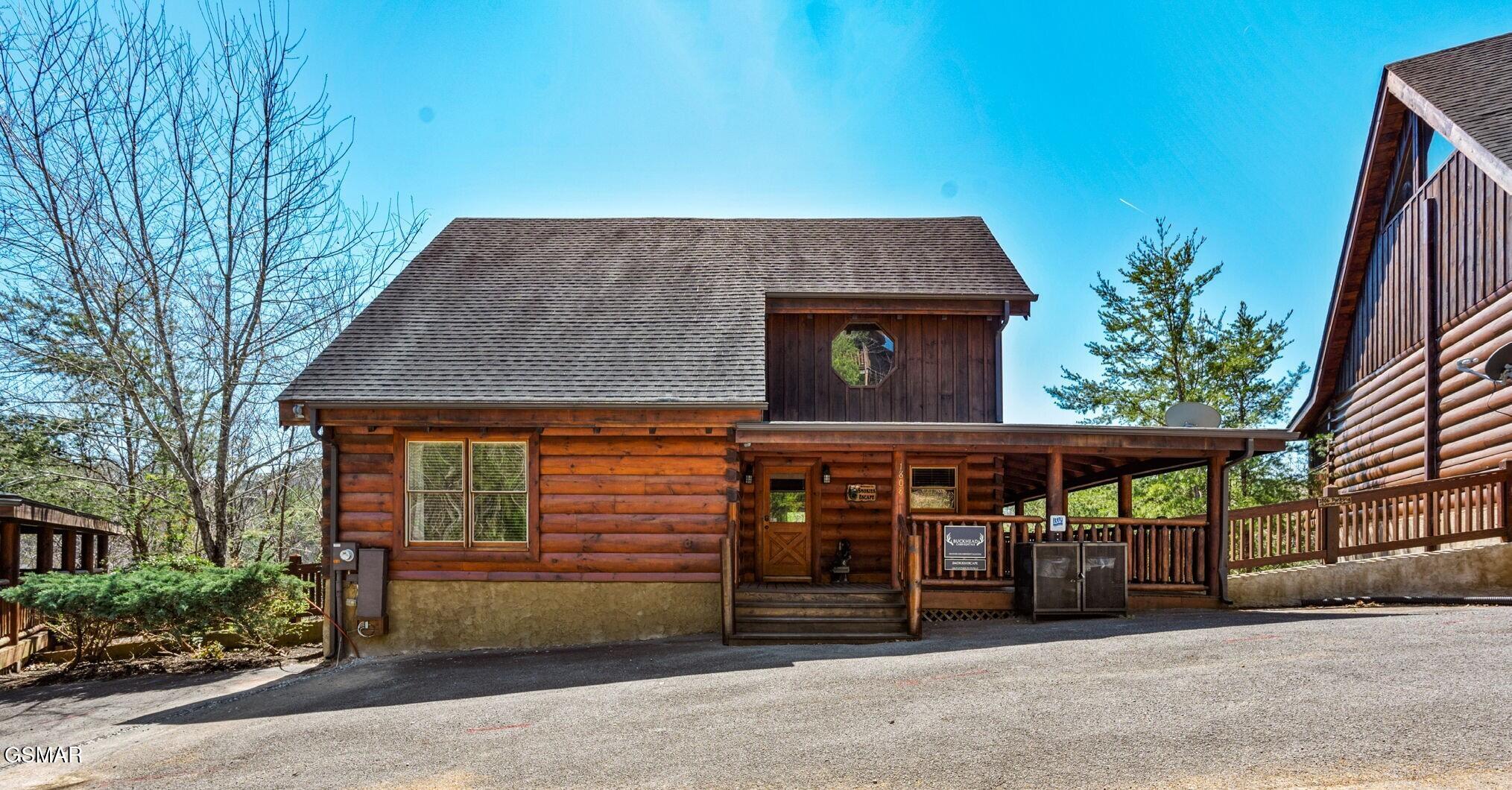 1808 Panther Path Way Sevierville TN 37876