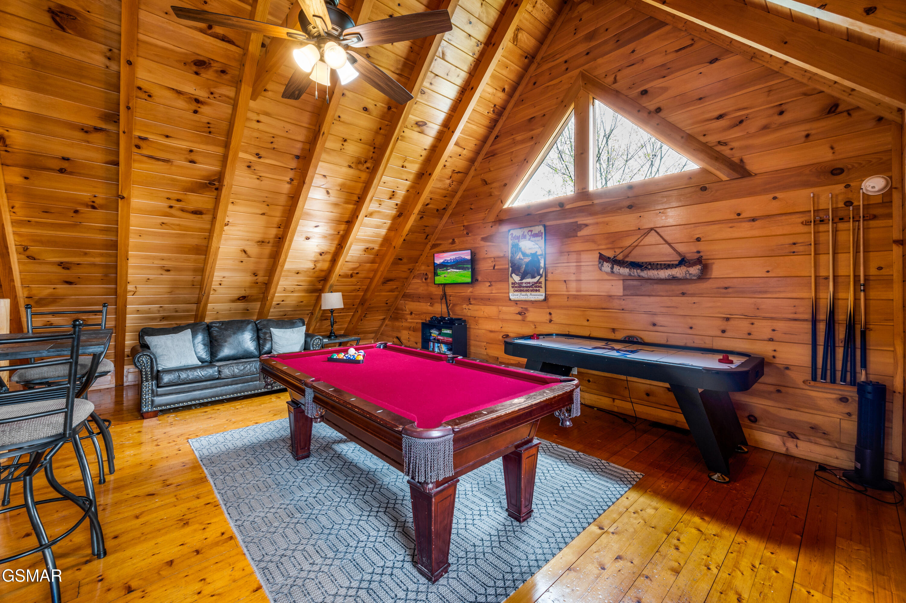 1808 Panther Path Way Sevierville TN 37876