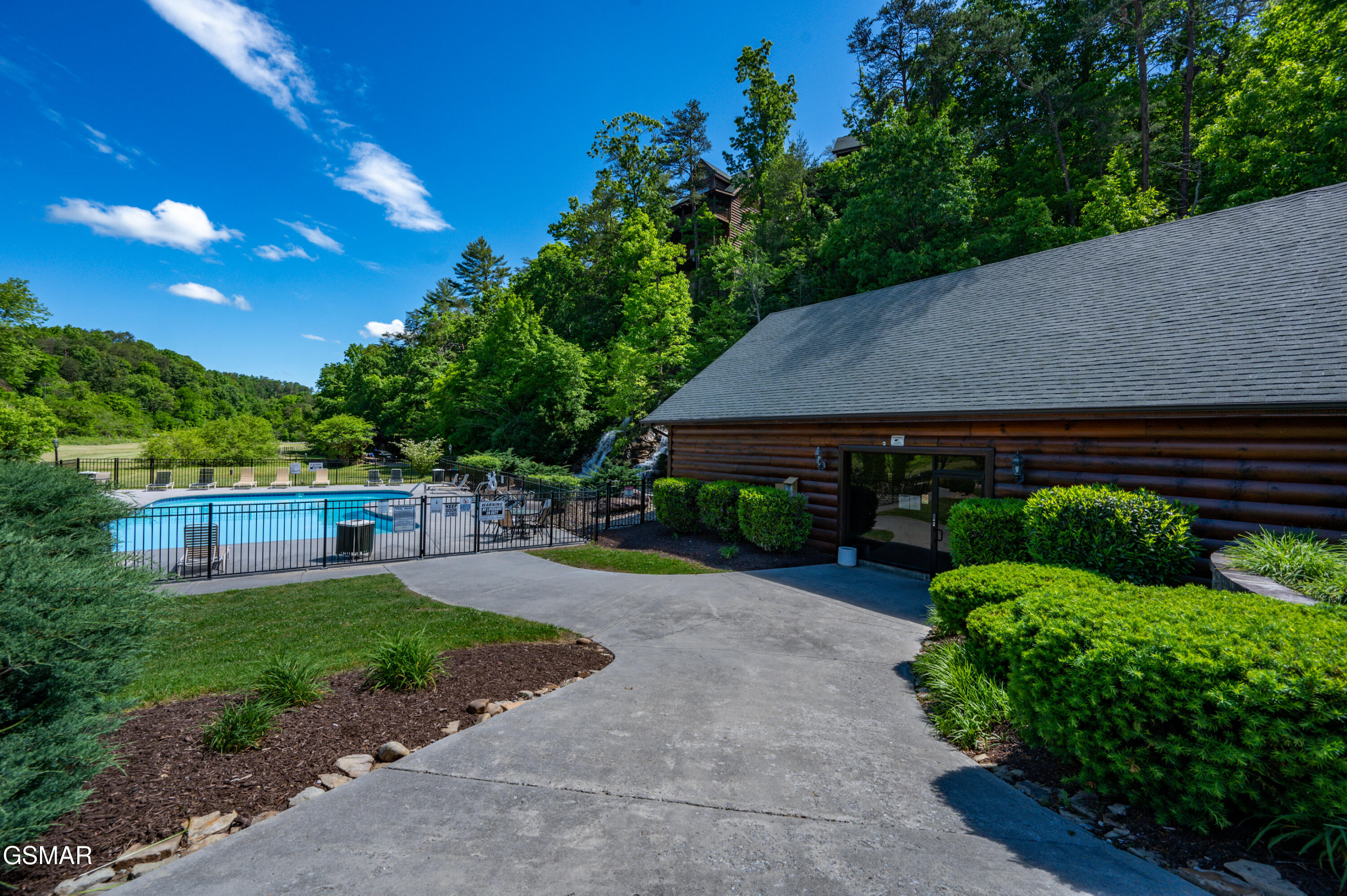 1808 Panther Path Way Sevierville TN 37876