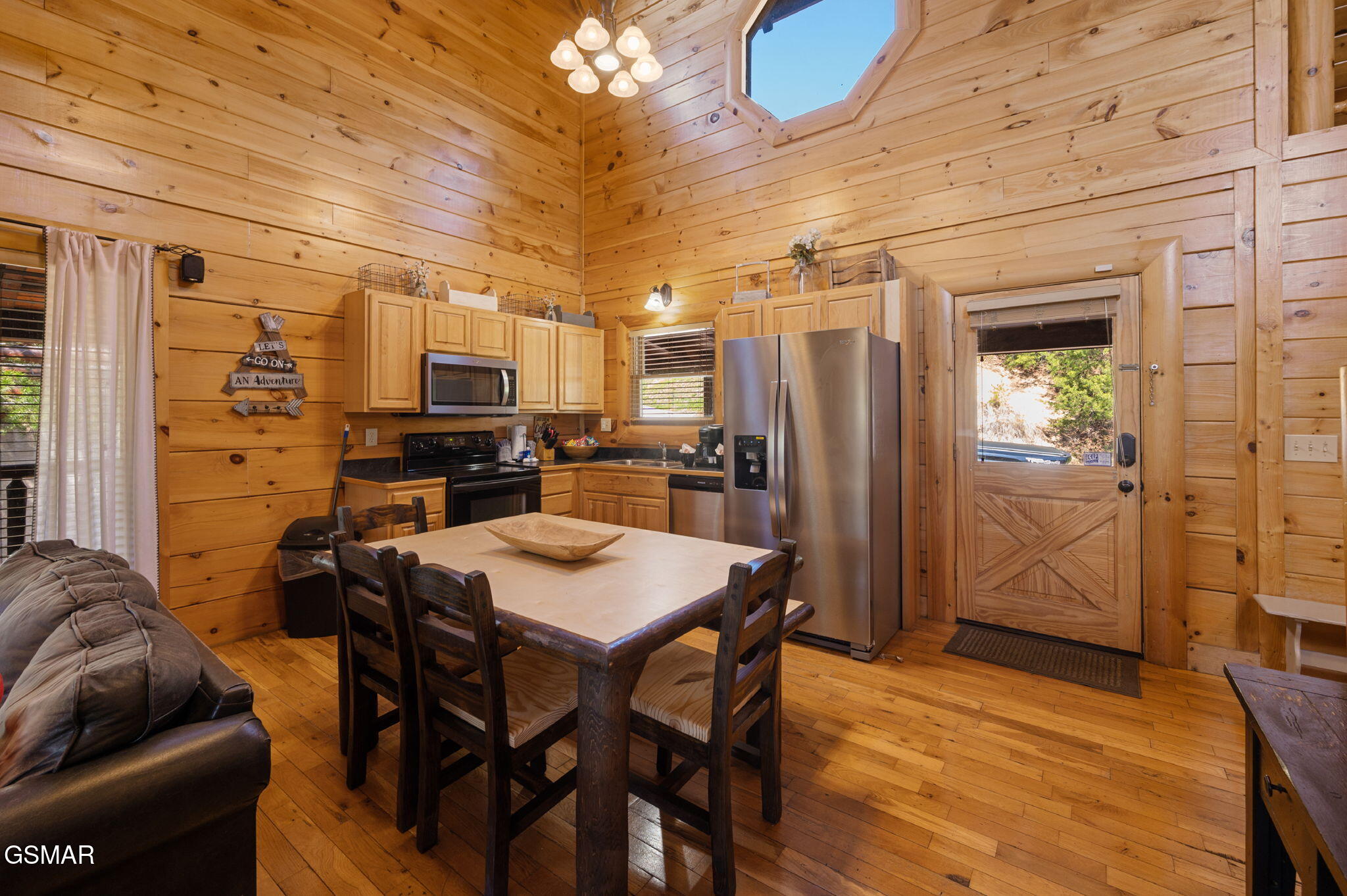 1808 Panther Path Way Sevierville TN 37876