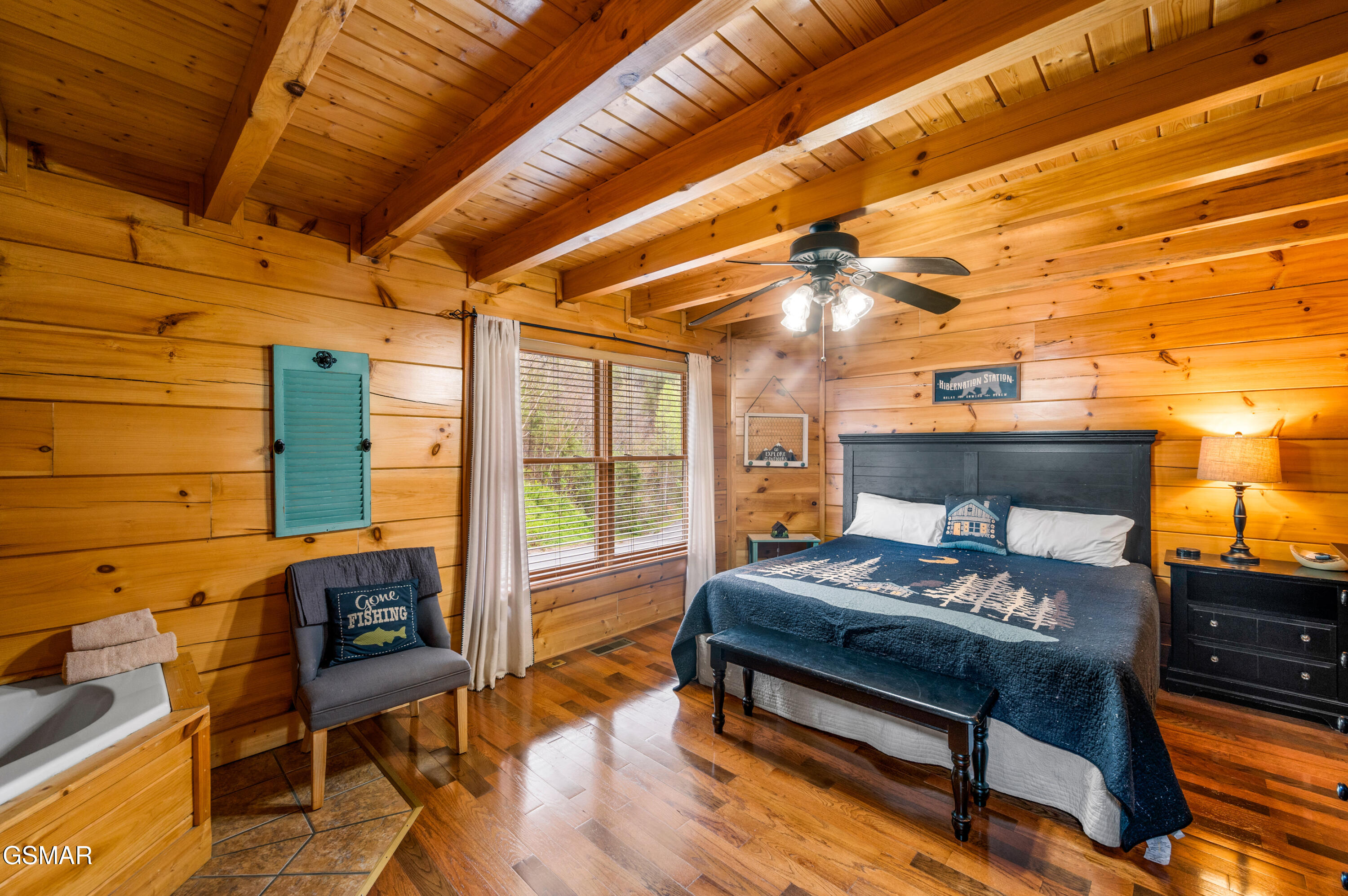 1808 Panther Path Way Sevierville TN 37876