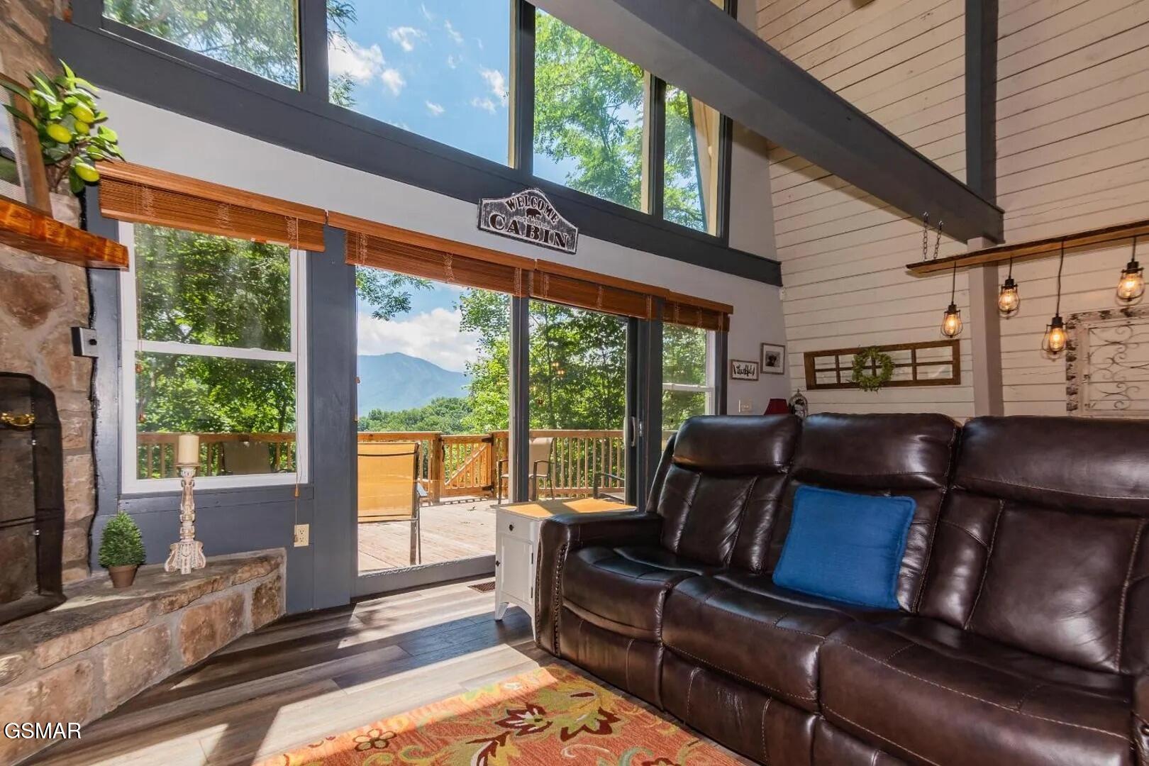 1116 Alpenrose Drive Gatlinburg TN 37738