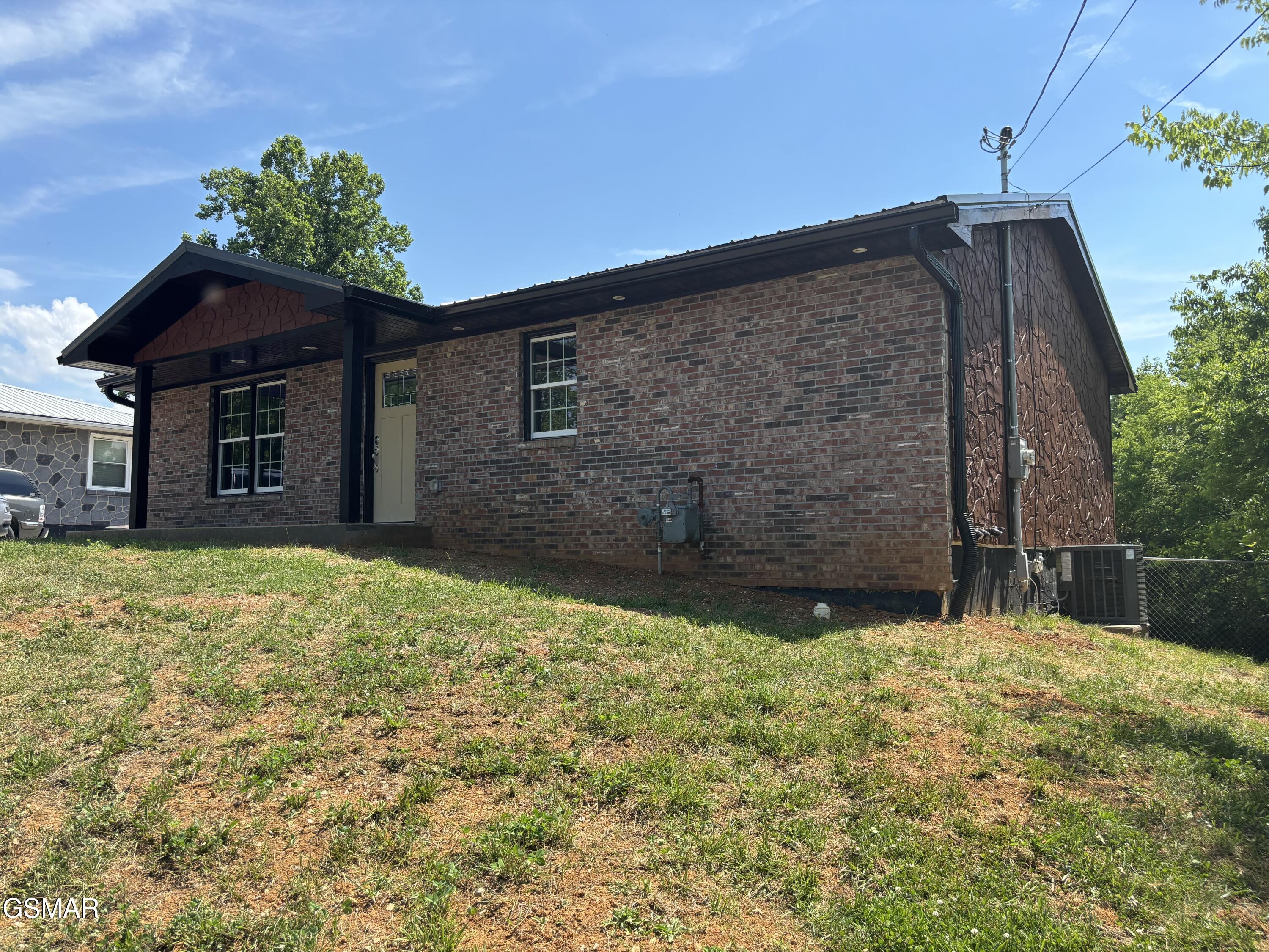 709 8th Street Newport TN 37821