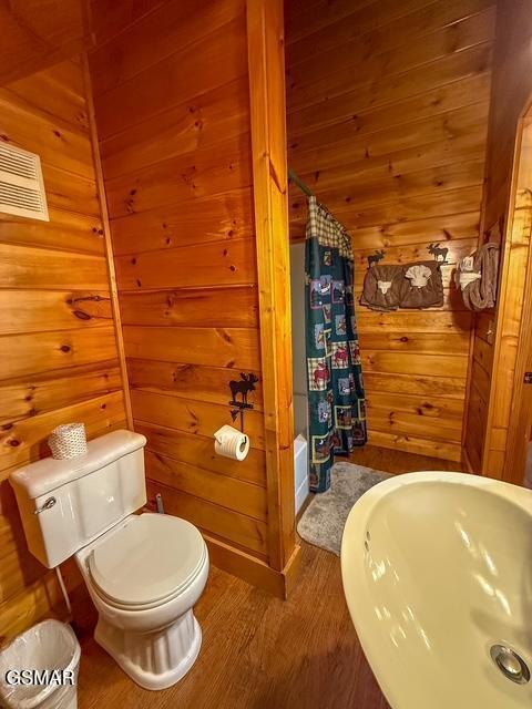 1444 Indian Court Sevierville TN 37876