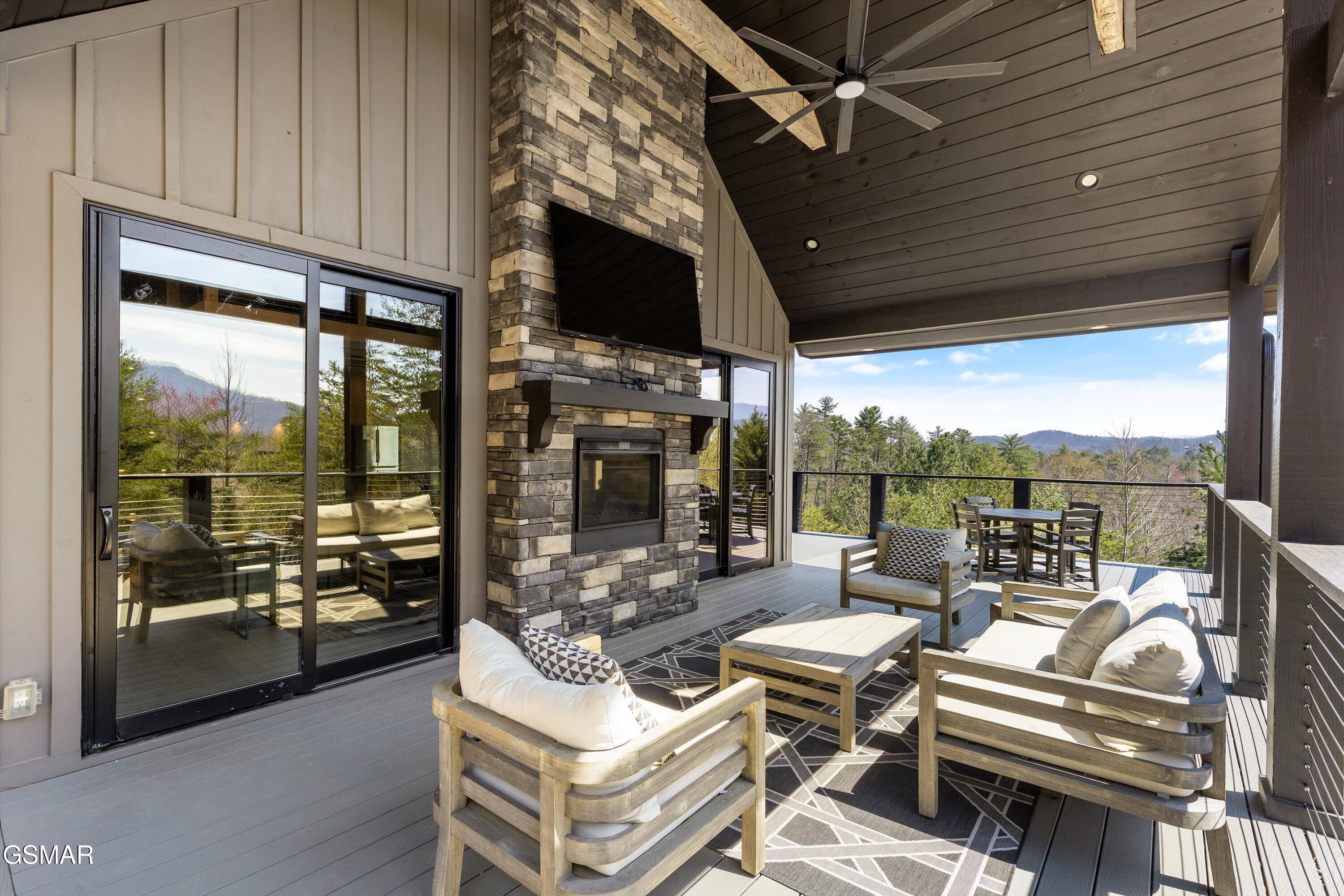 2342 Smoky Vista Way Sevierville TN 37862