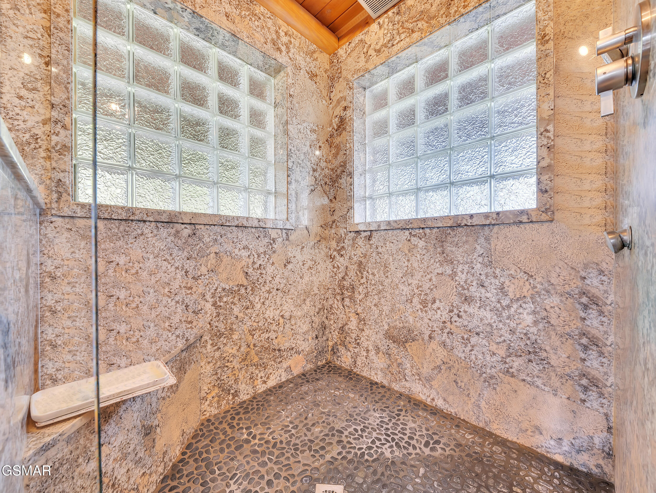 838 Pinnacle Drive Dandridge TN 37725