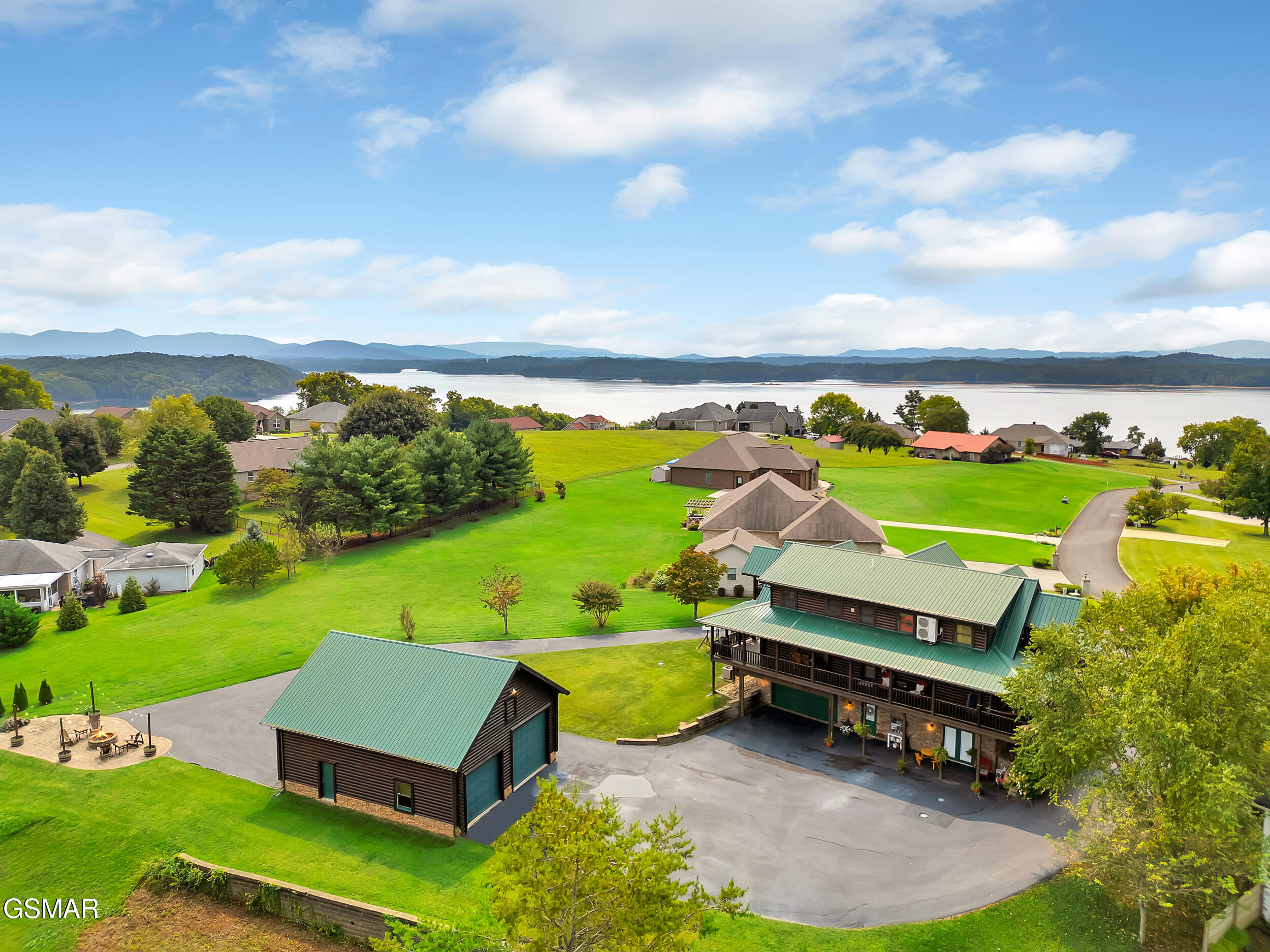 838 Pinnacle Drive Dandridge TN 37725