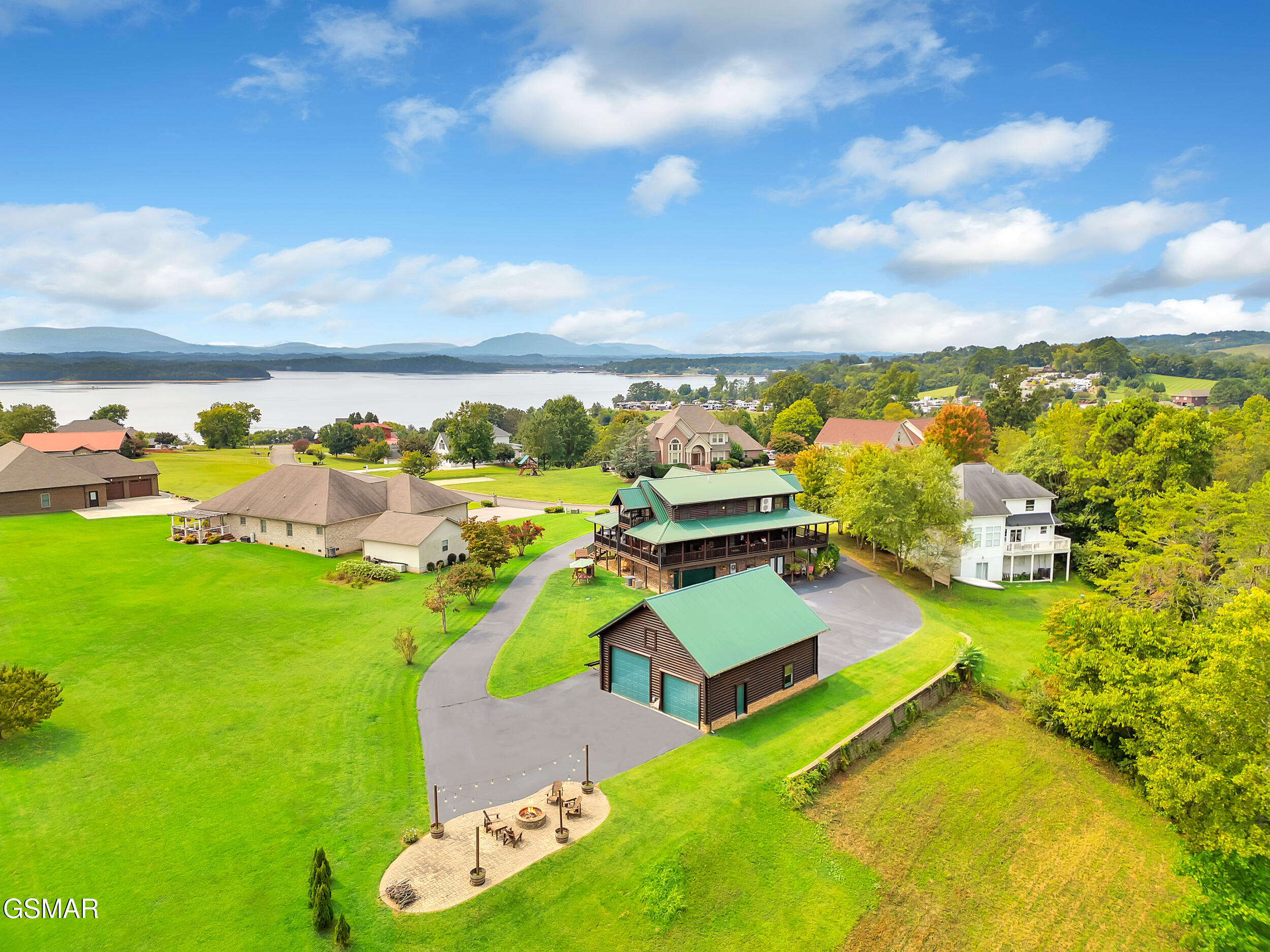 838 Pinnacle Drive Dandridge TN 37725