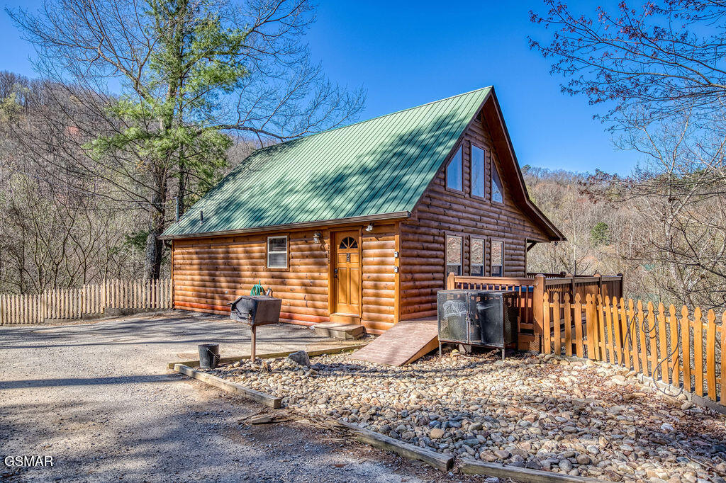 2810 Teaberry Hill Way Sevierville TN 37862