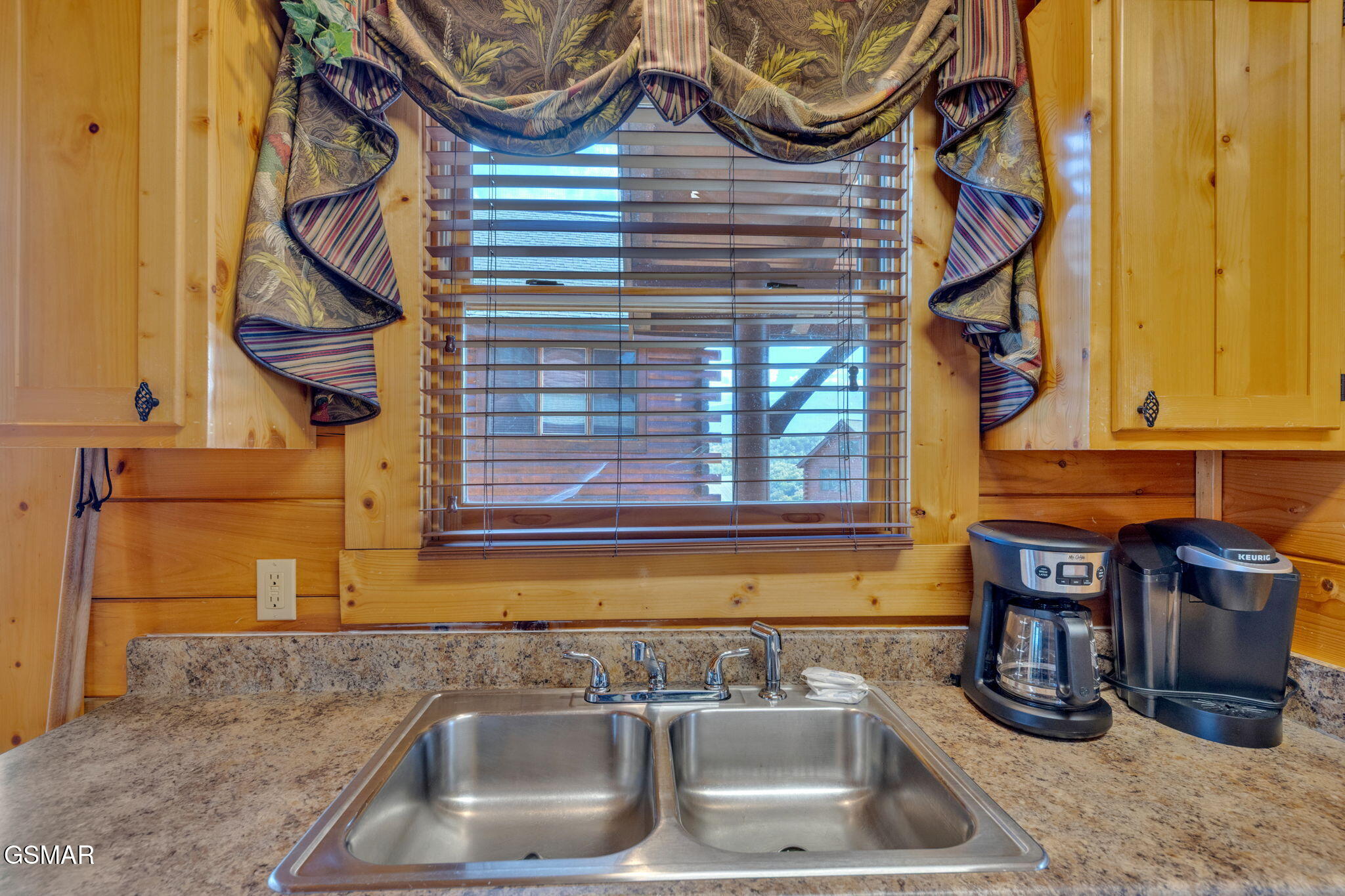 2835 White Oak Ridge Lane Sevierville TN 37862