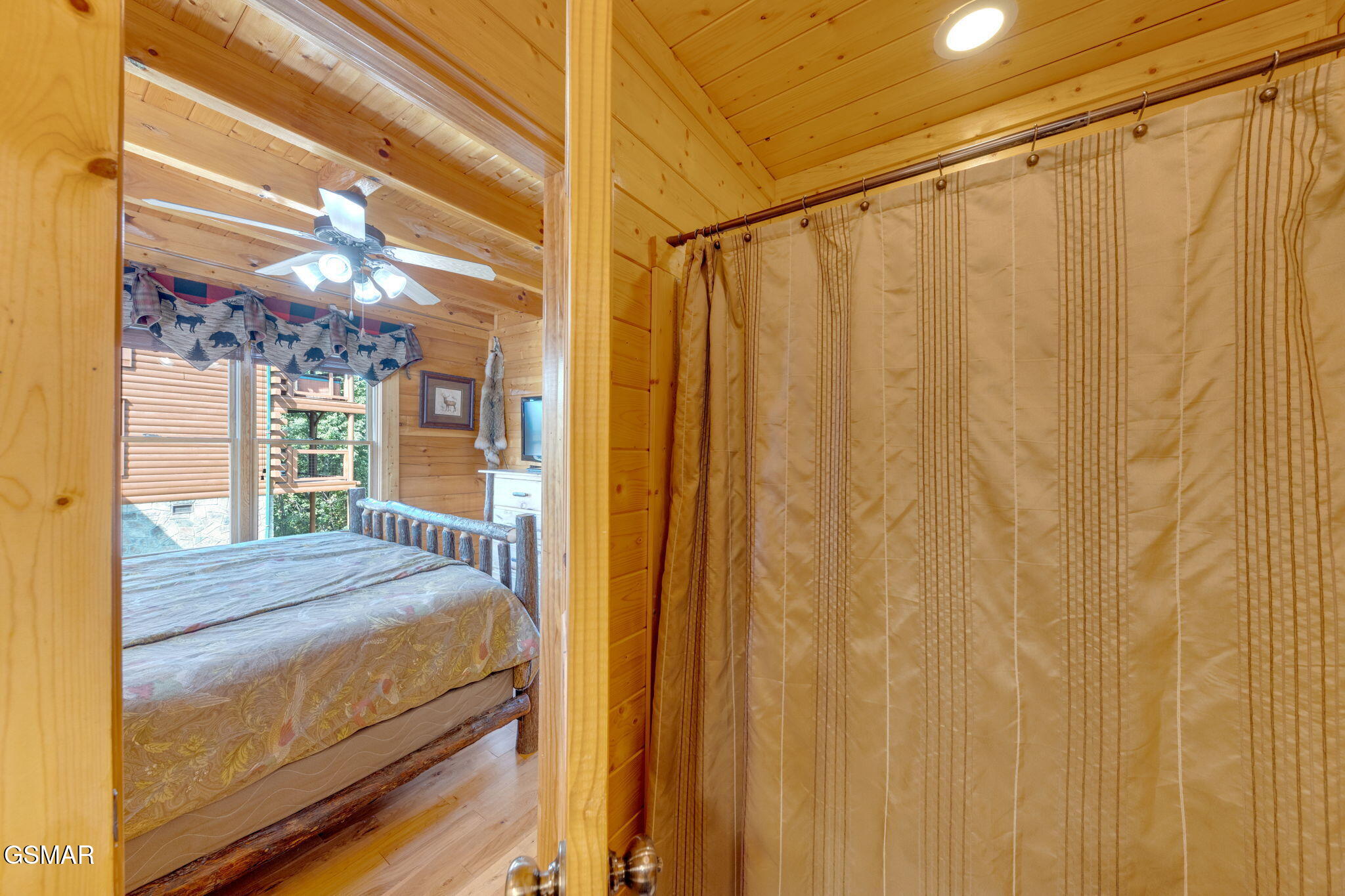 2835 White Oak Ridge Lane Sevierville TN 37862