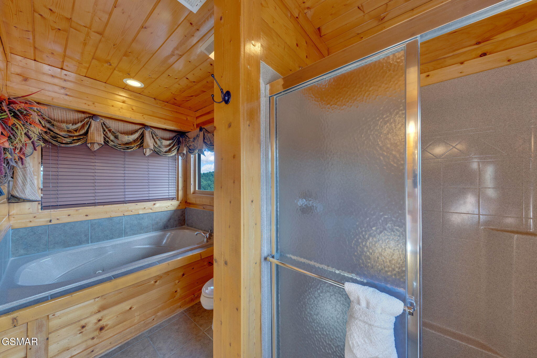 2835 White Oak Ridge Lane Sevierville TN 37862