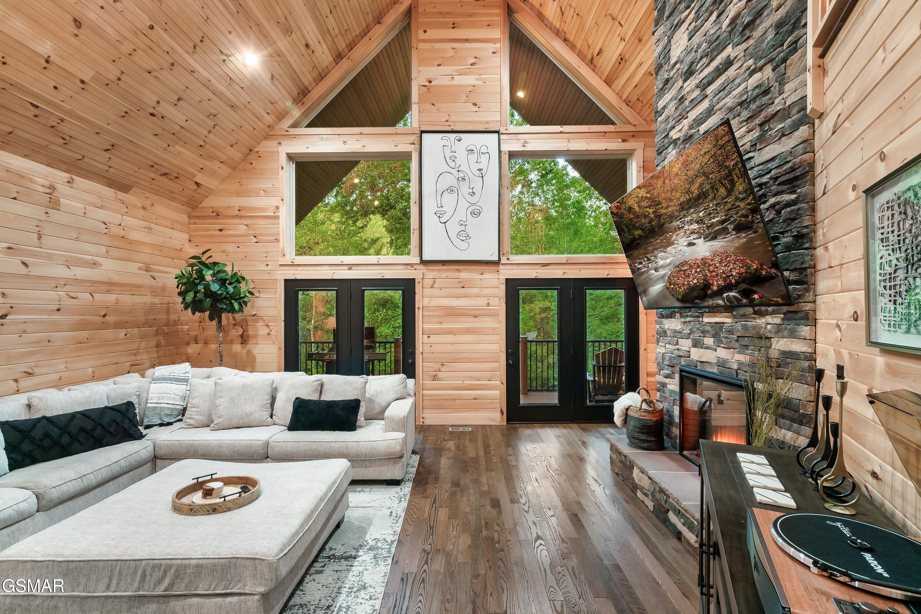 1325 Harmony Way Sevierville TN 37876