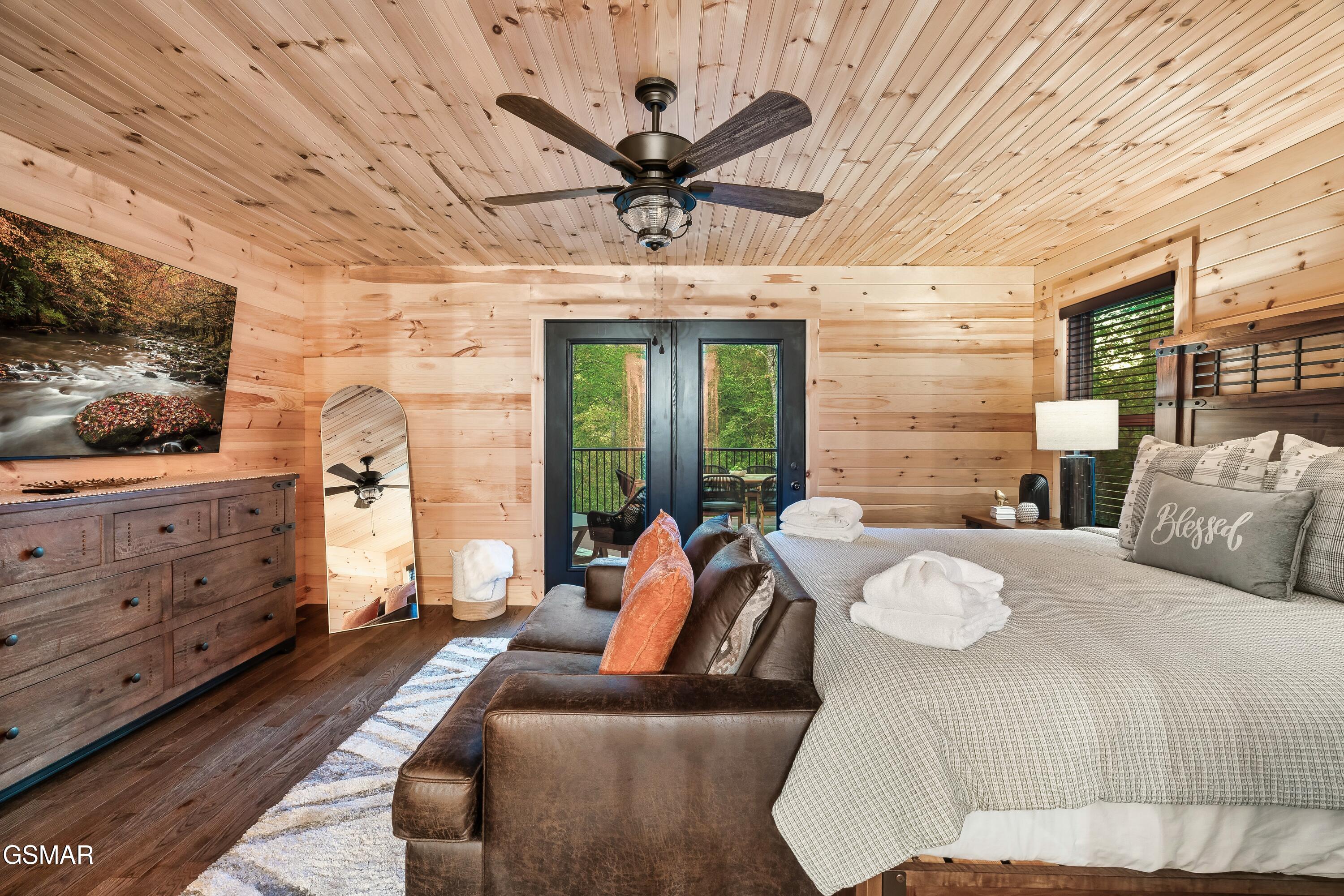 1325 Harmony Way Sevierville TN 37876