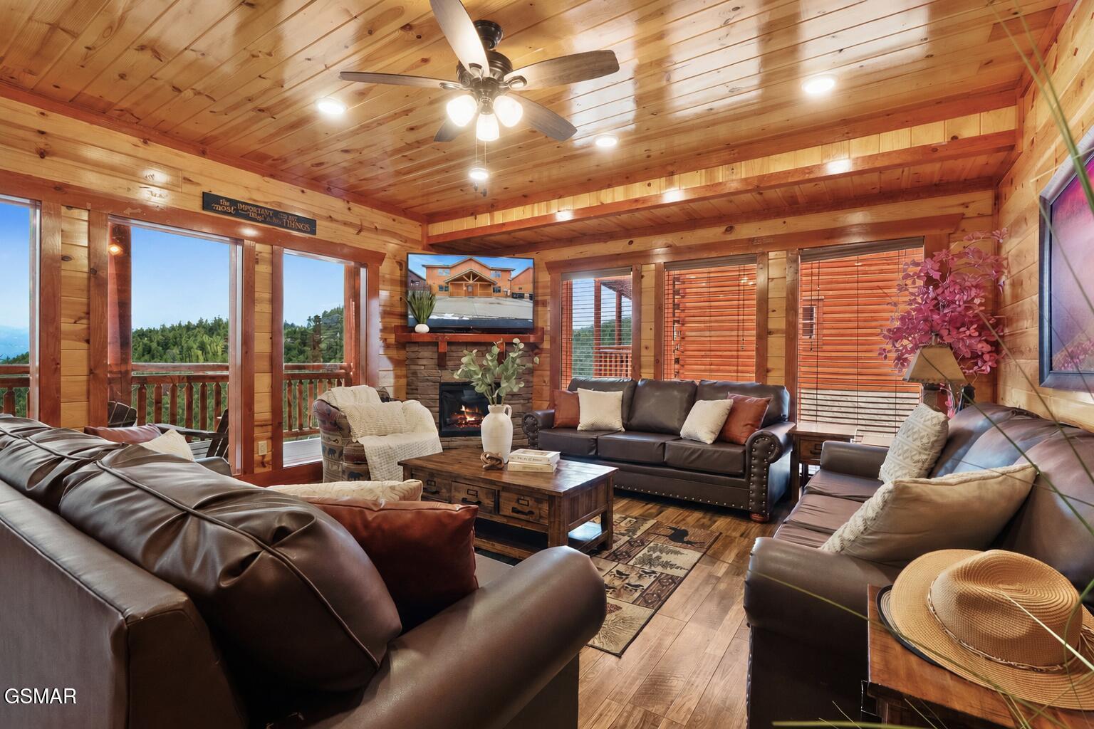 3704 Tilda Hilltop Way Sevierville TN 37862
