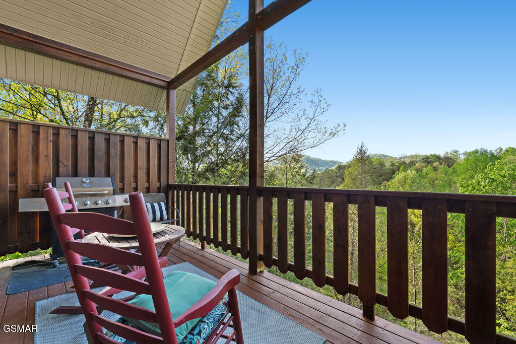 2011 Ridgecrest Loop Lane Sevierville TN 37876
