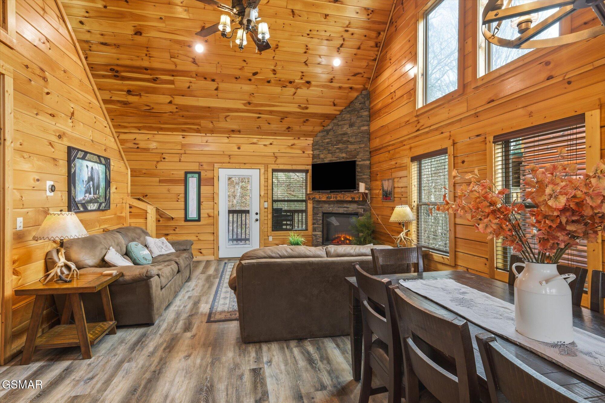 551 Blackberry Ridge Way Pigeon Forge TN 37863
