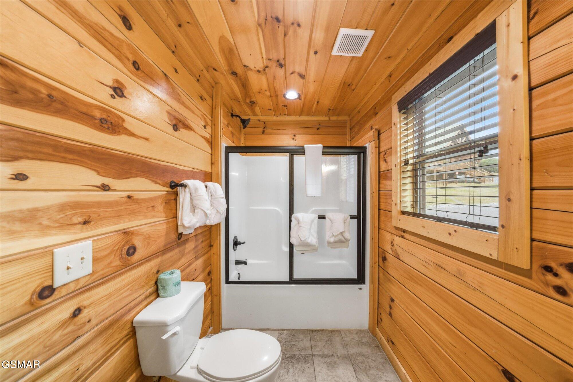551 Blackberry Ridge Way Pigeon Forge TN 37863