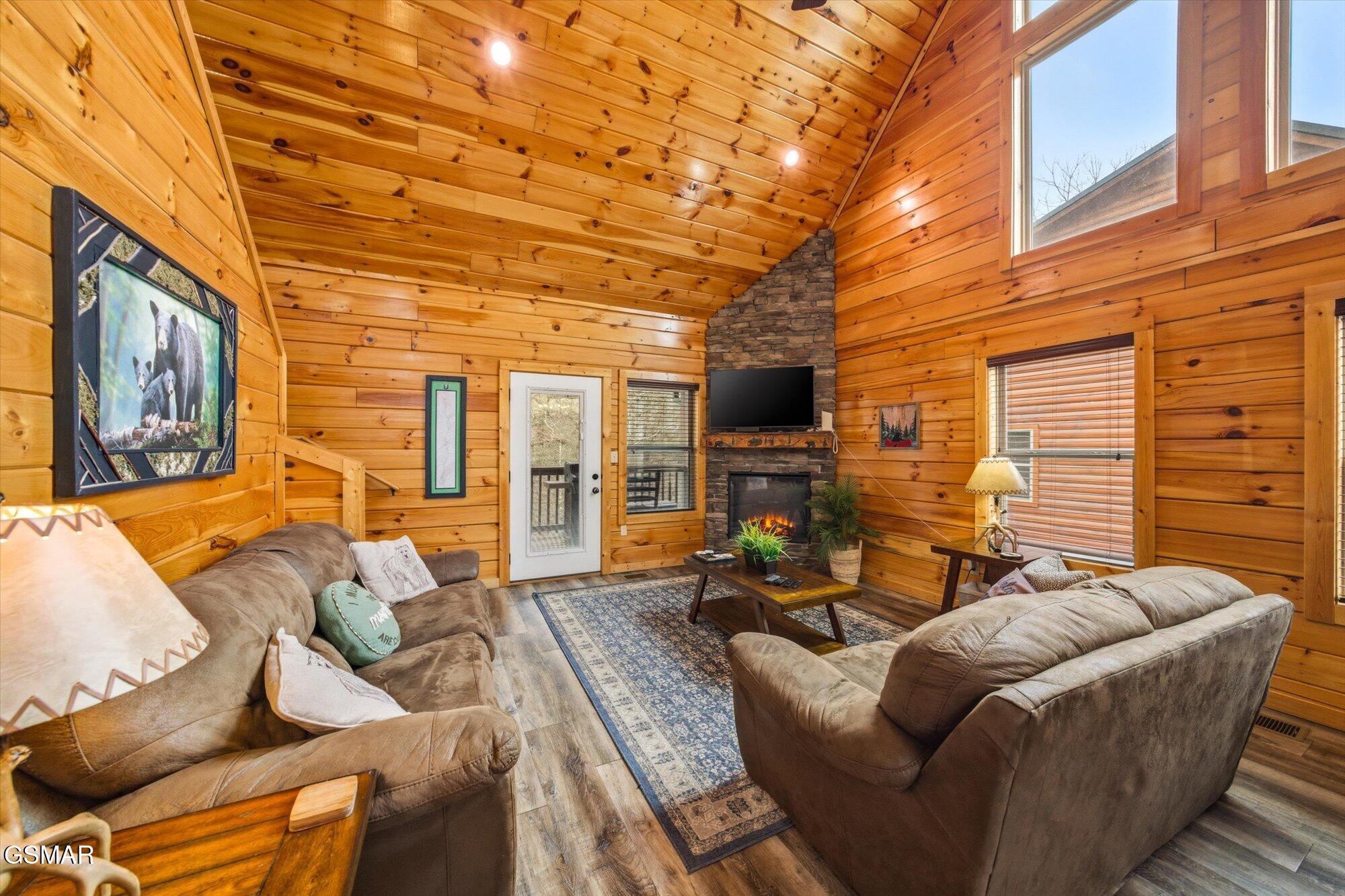 551 Blackberry Ridge Way Pigeon Forge TN 37863