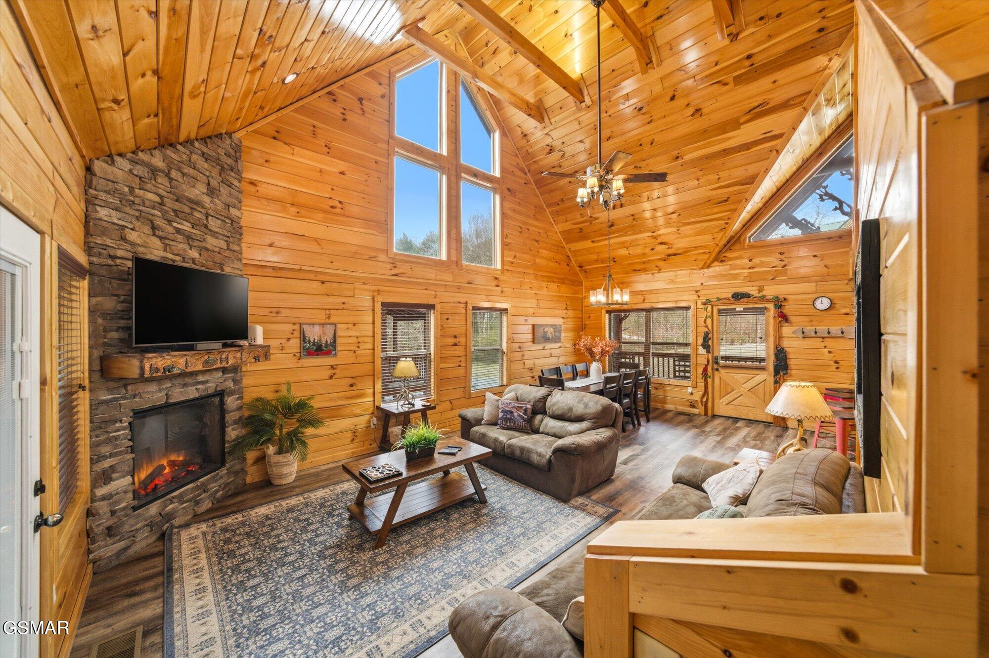 551 Blackberry Ridge Way Pigeon Forge TN 37863