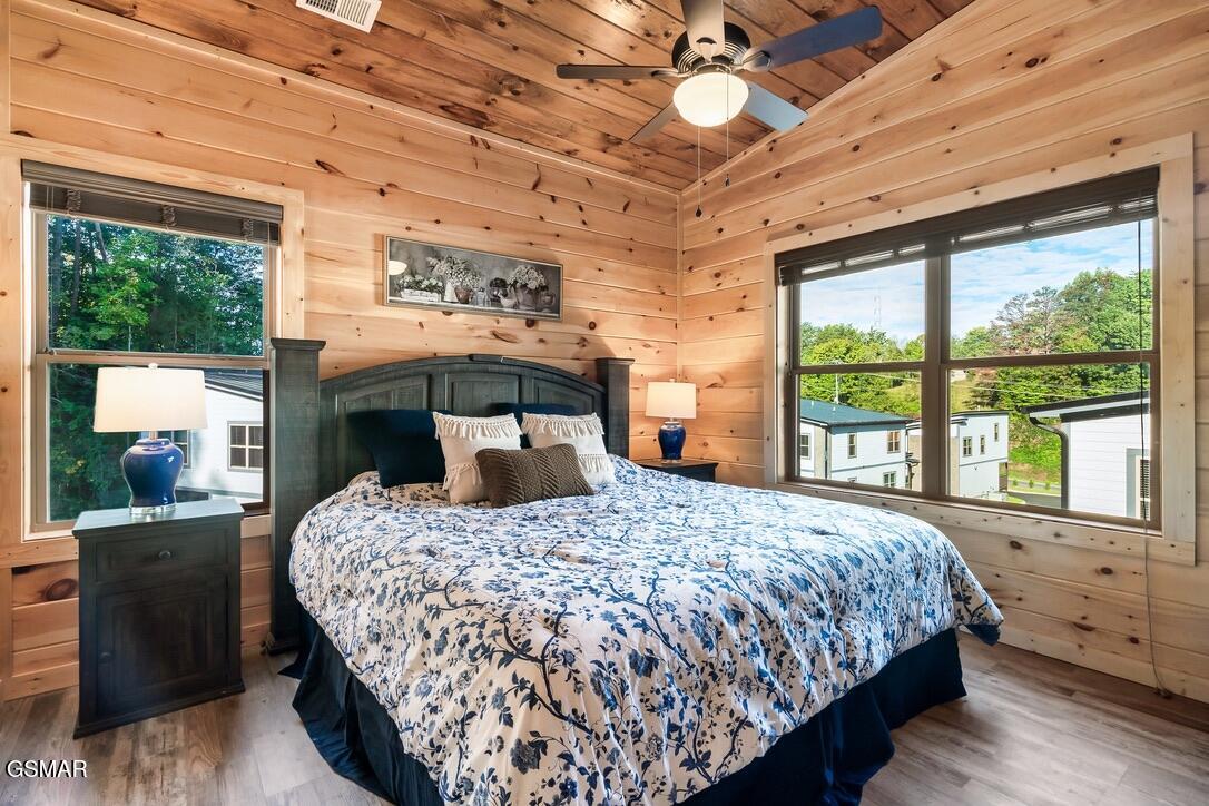 576 Dollywood Lane Pigeon Forge TN 37863