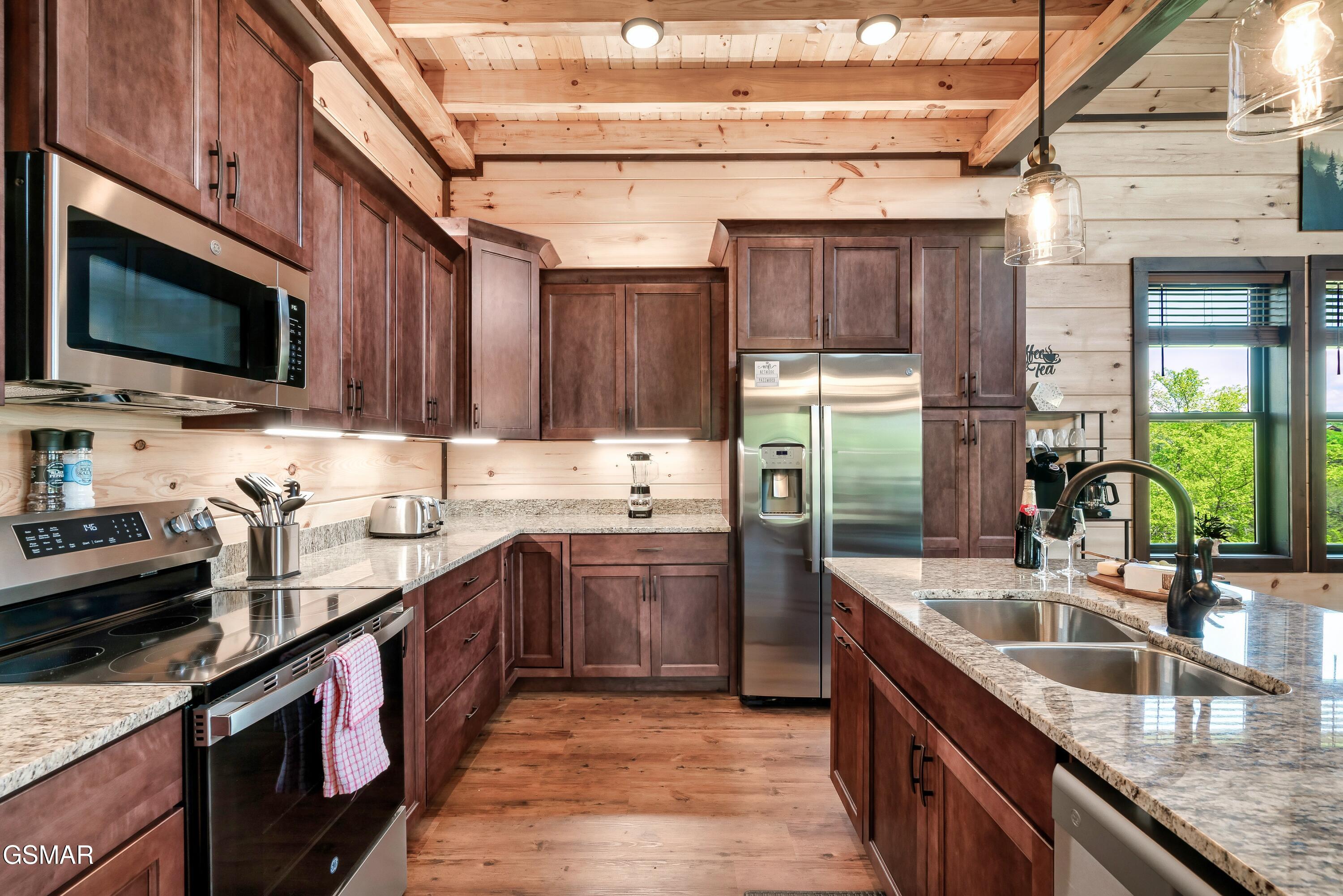 312 Oak Vista Court Sevierville TN 37876
