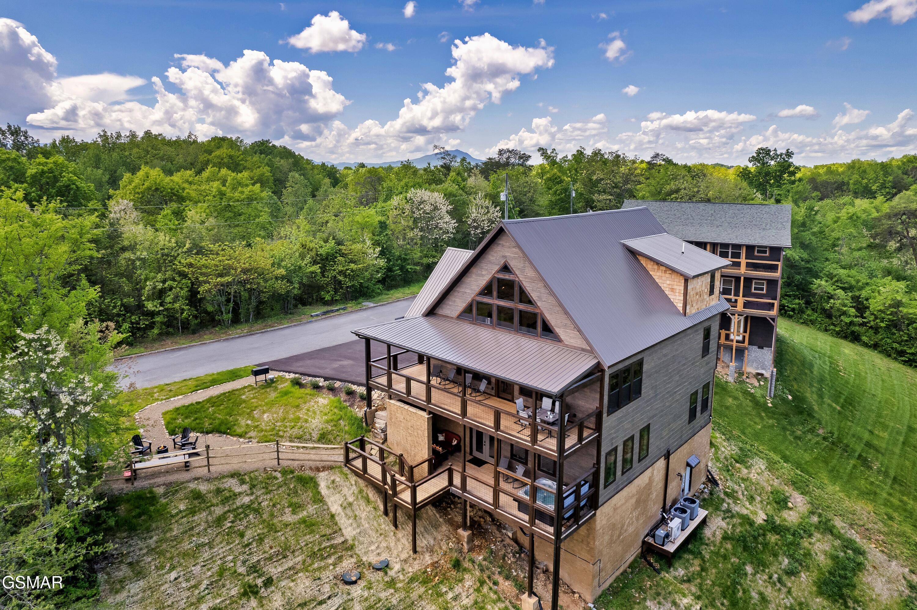 312 Oak Vista Court Sevierville TN 37876