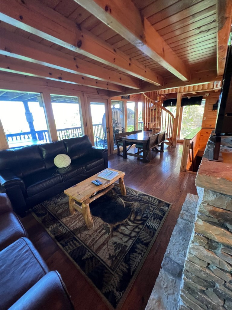 2203 Foxberry Way Sevierville TN 37876