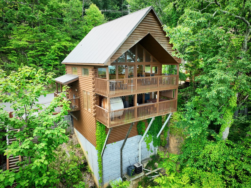 2203 Foxberry Way Sevierville TN 37876