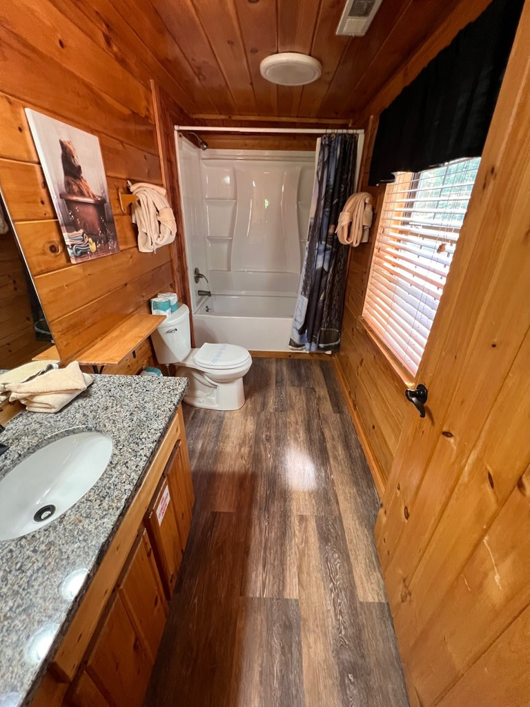 2203 Foxberry Way Sevierville TN 37876